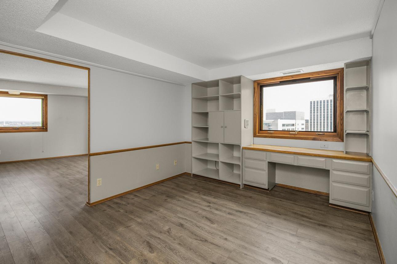 66 9th Street E 2315 Property Photo 27