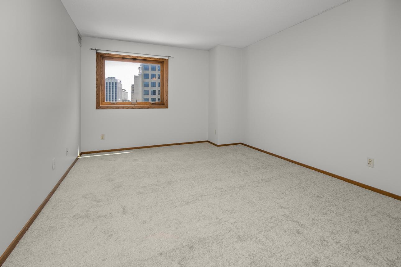66 9th Street E 2315 Property Photo 31