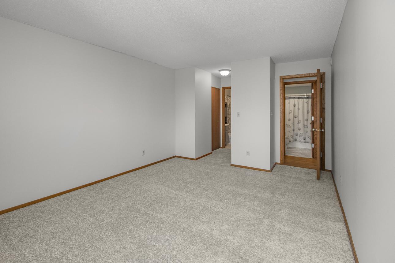66 9th Street E 2315 Property Photo 32