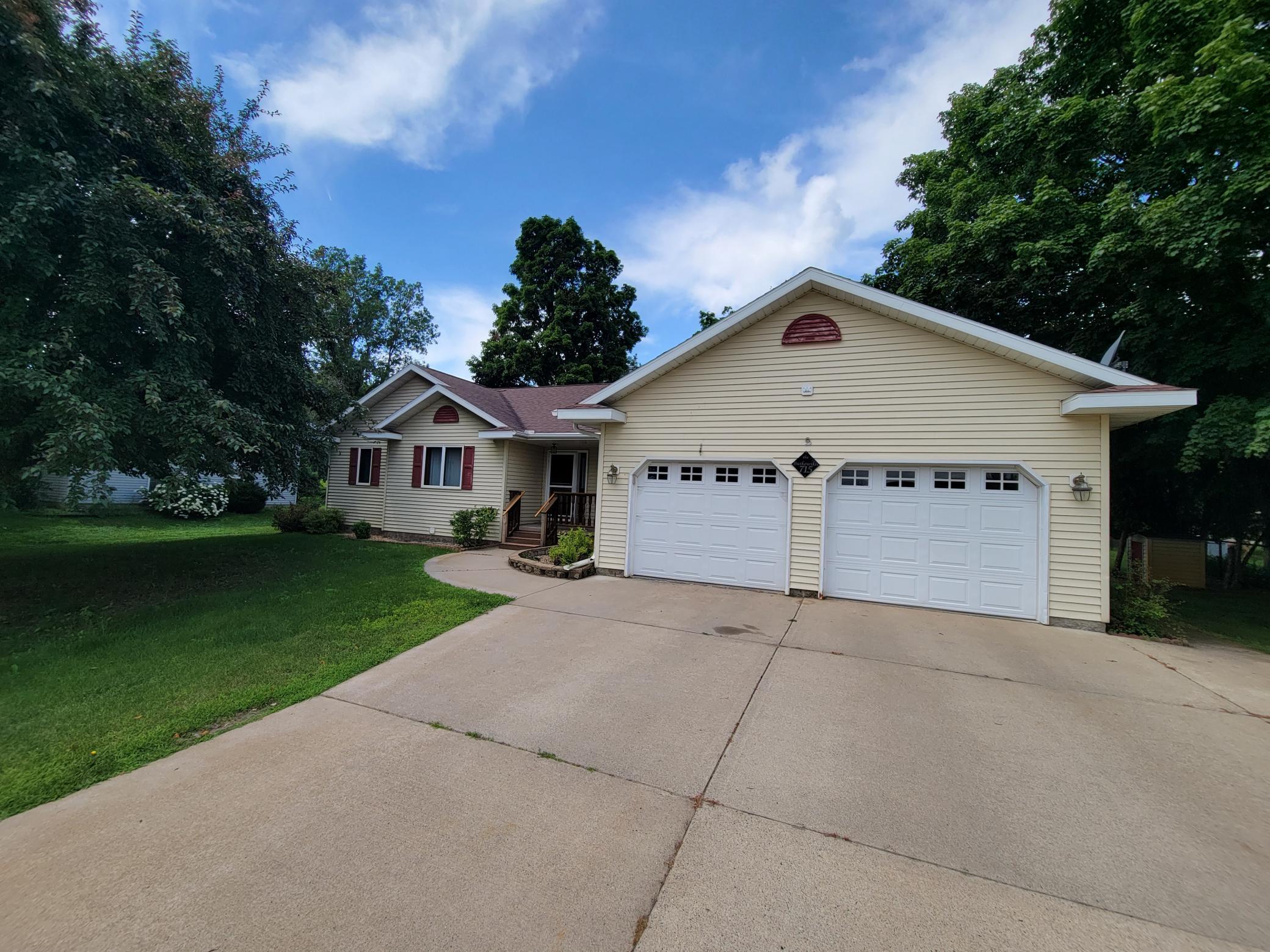 715 2nd Avenue Property Photo