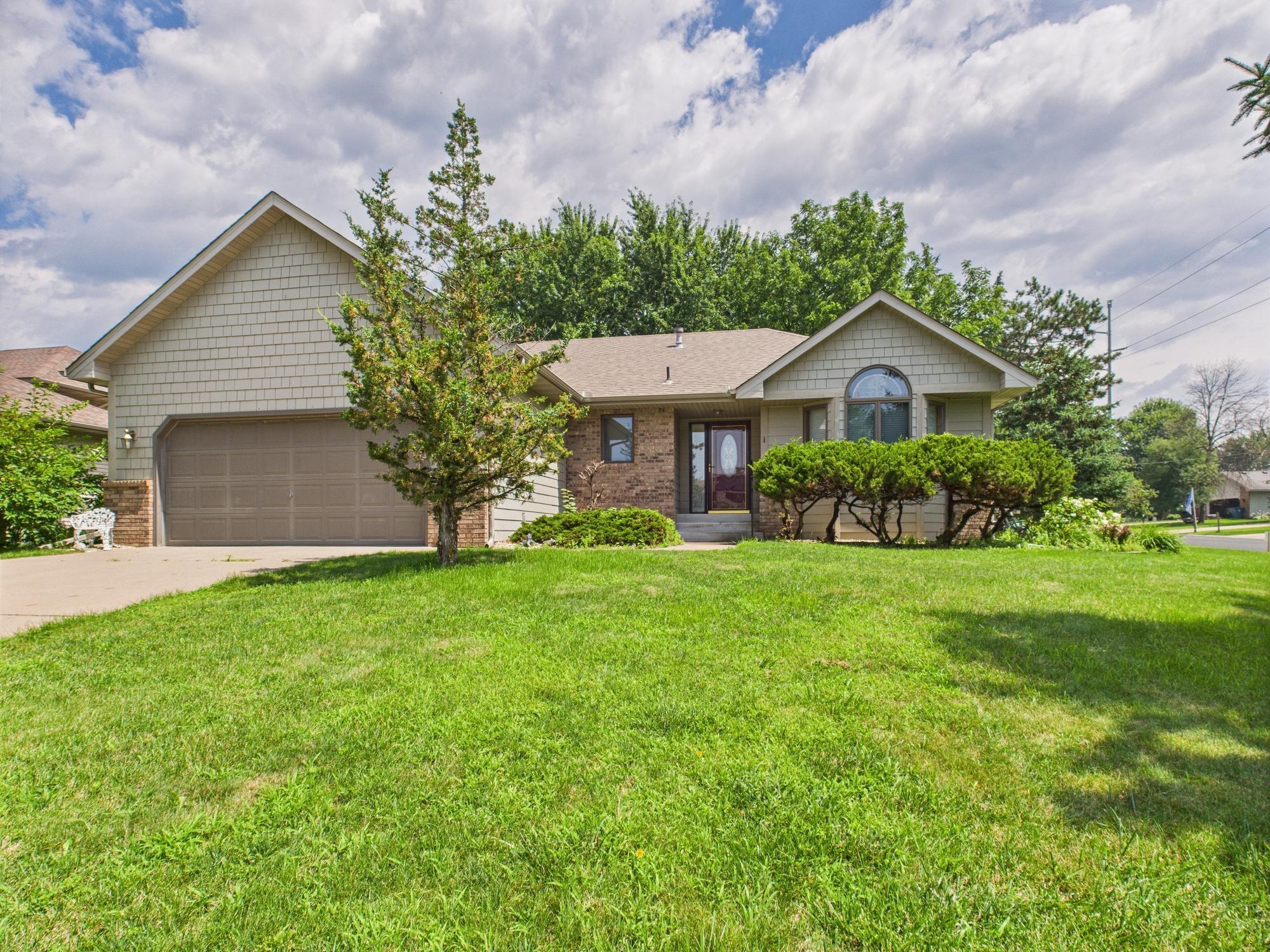 709 4th Street Property Photo