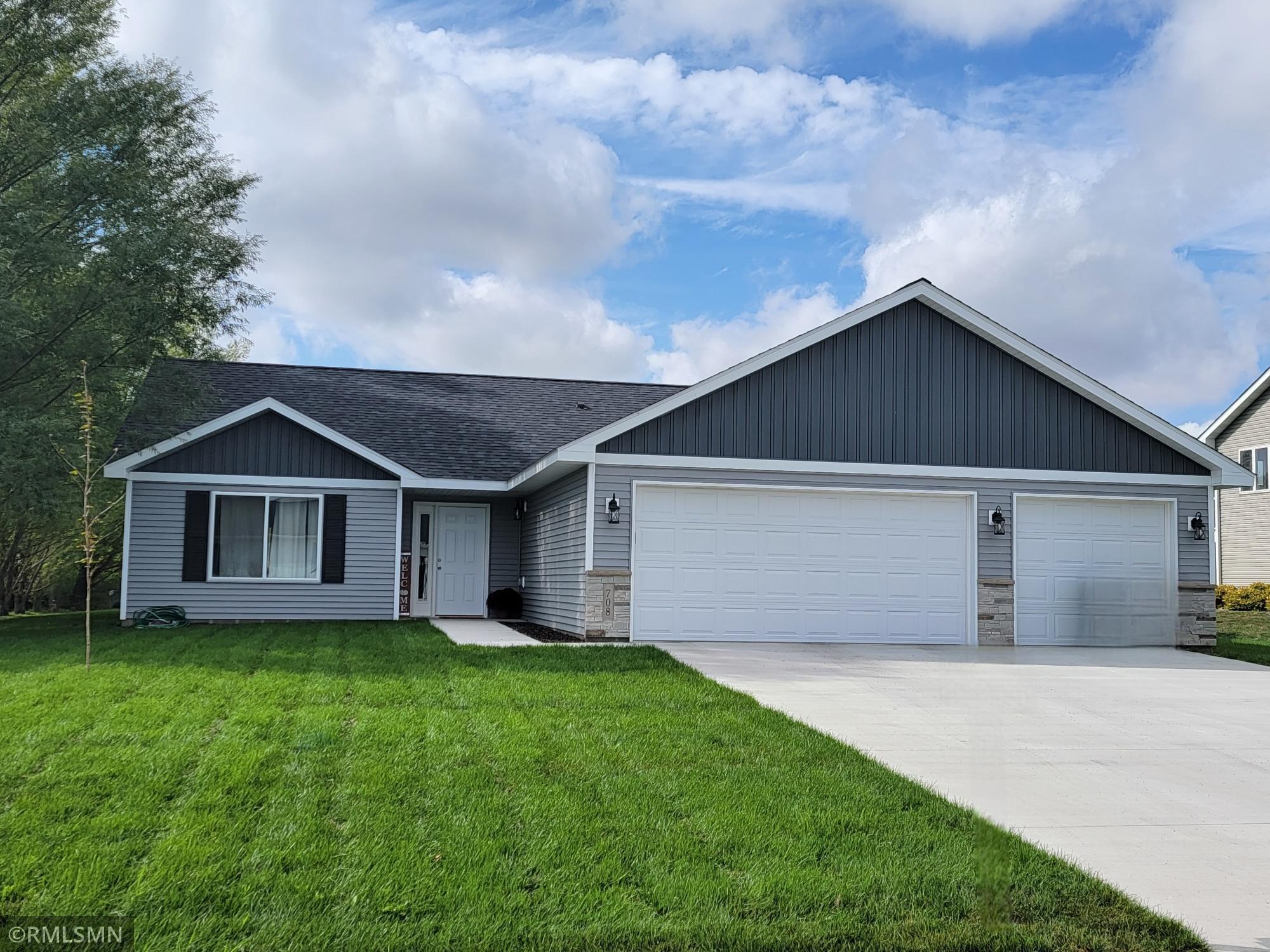 651 Daisy Court Property Photo 1
