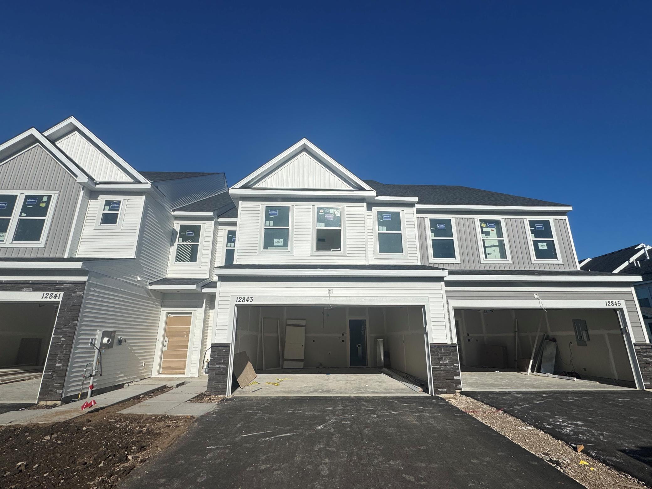 12843 Sawyer Lane Property Photo 1