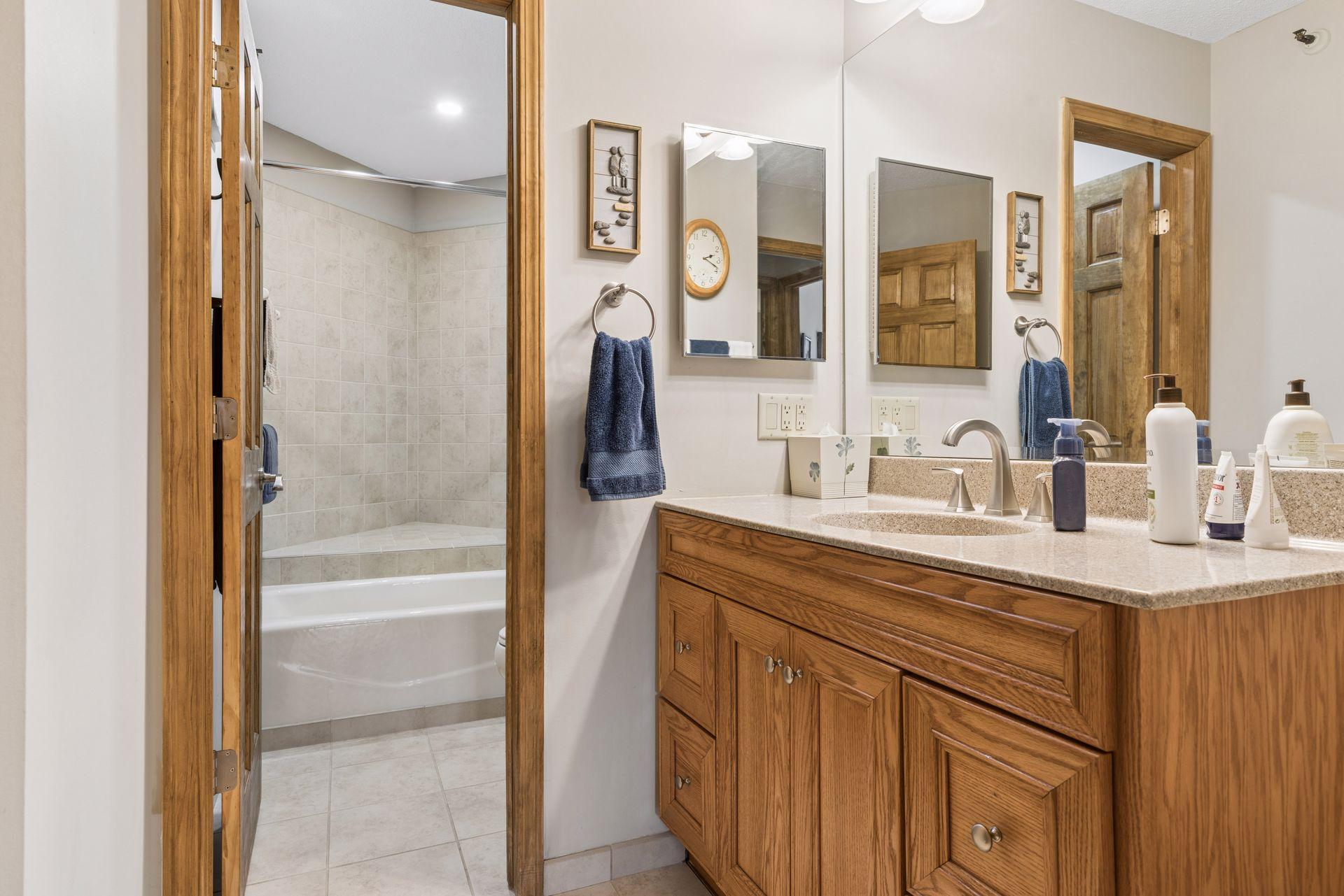 7635 Edinborough Way 5105 Property Photo 14