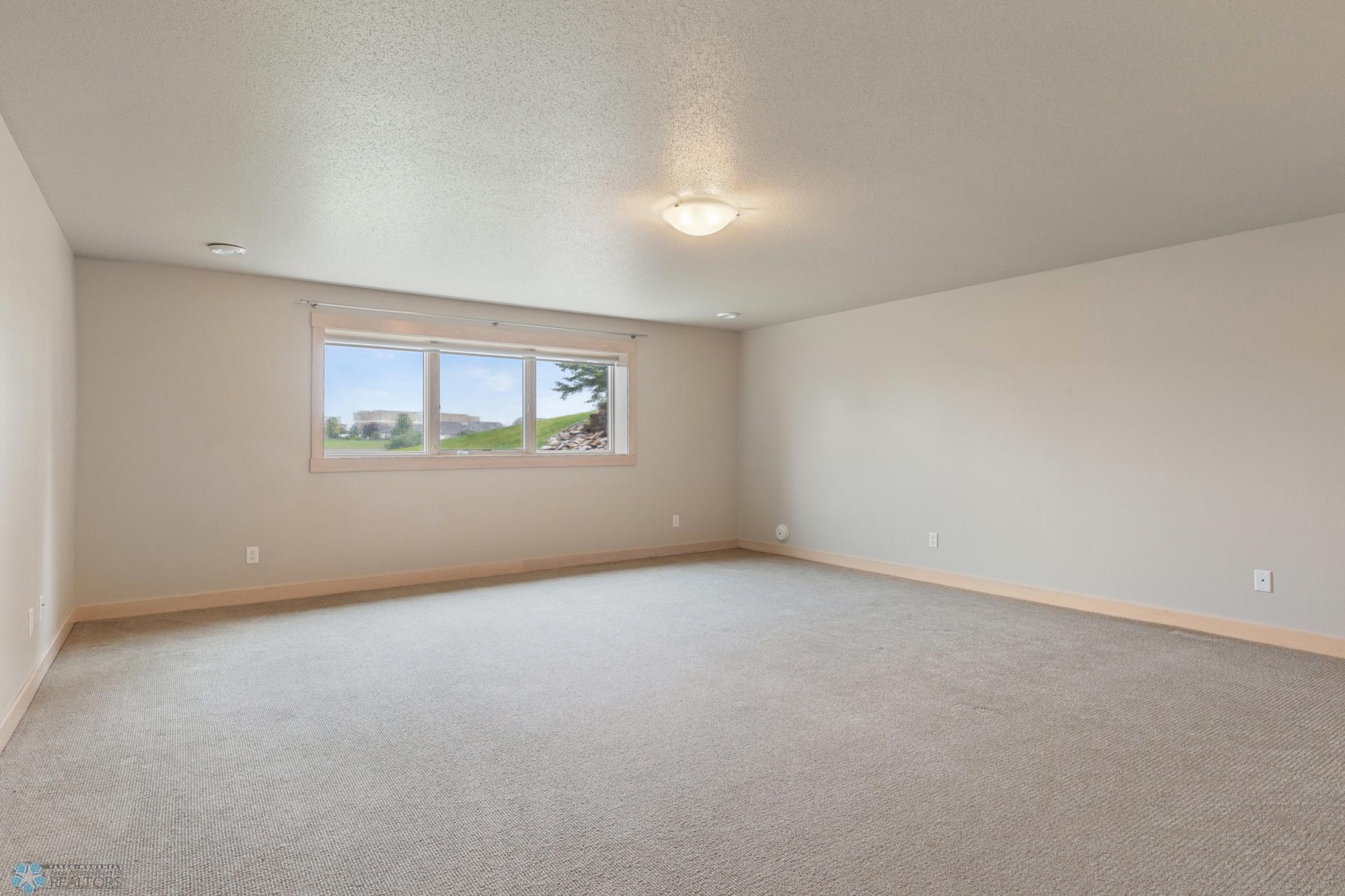 1811 7th Street E Property Photo 41