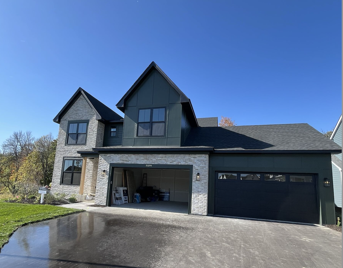 5579 Rolling Hills Parkway Property Photo 1