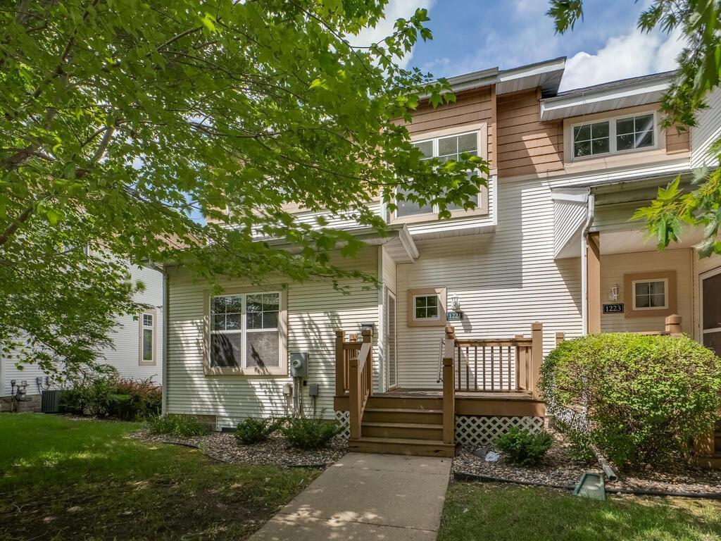 1221 Clarence Street Property Photo