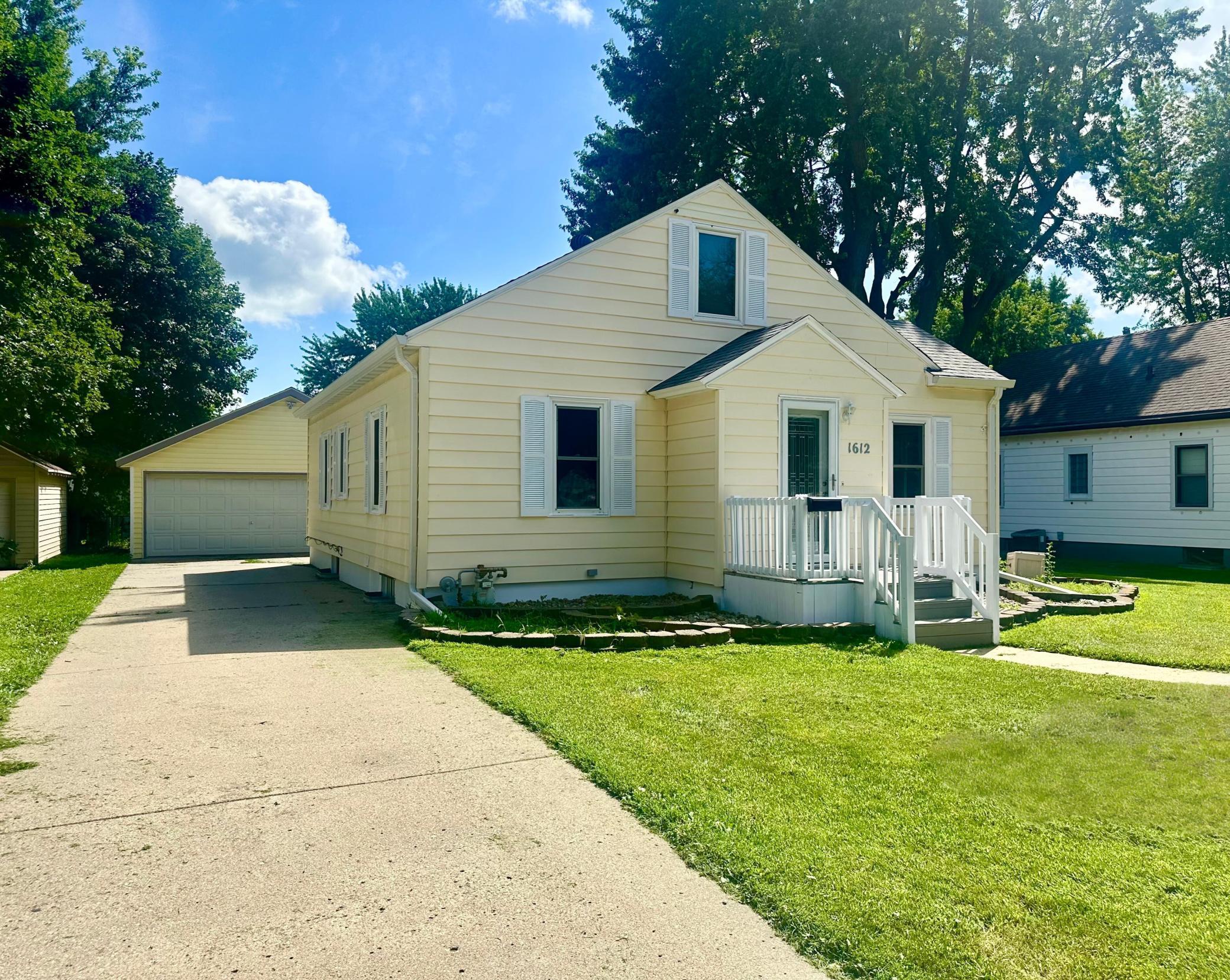 1612 East Avenue Property Photo 1