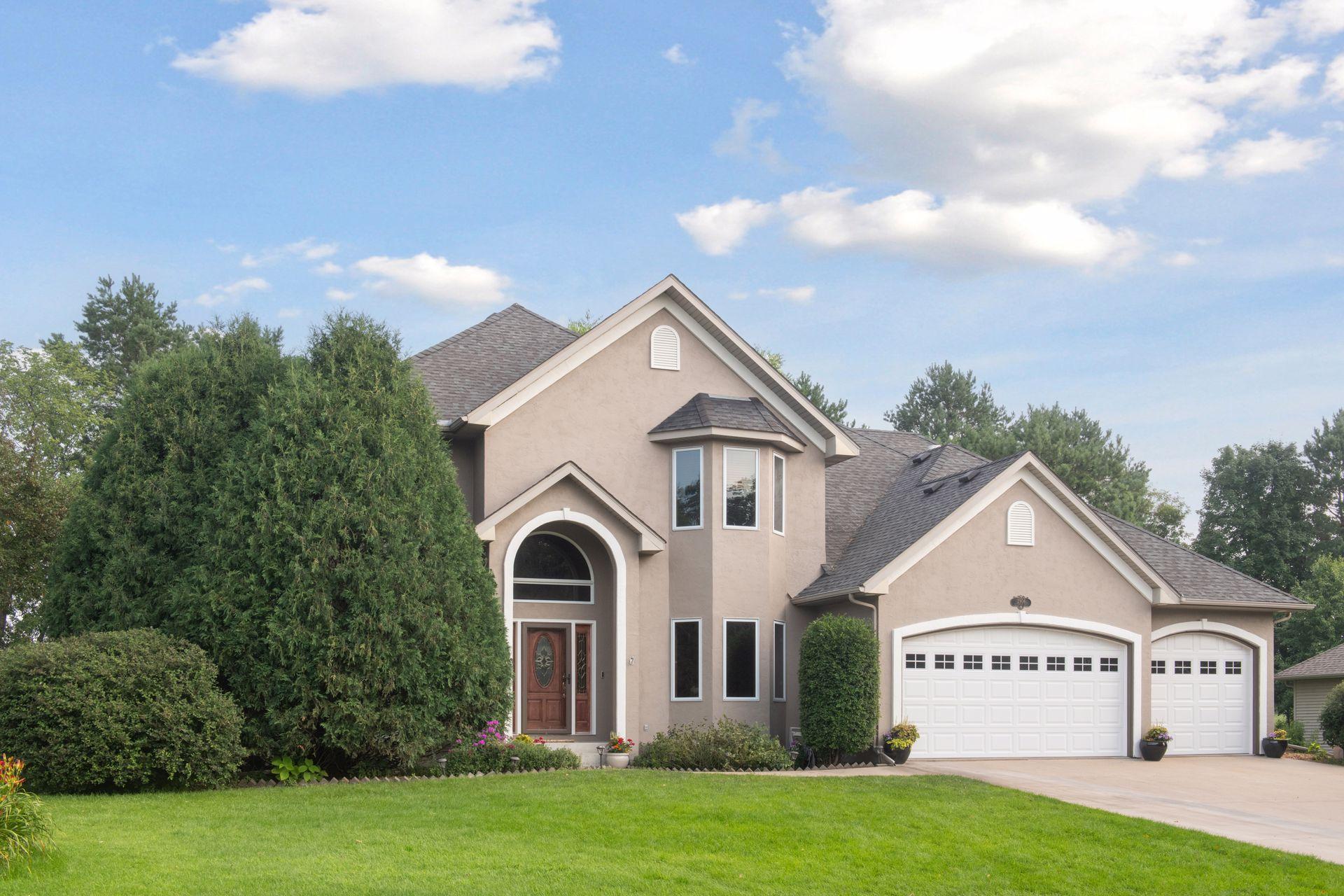 2906 Butternut Drive