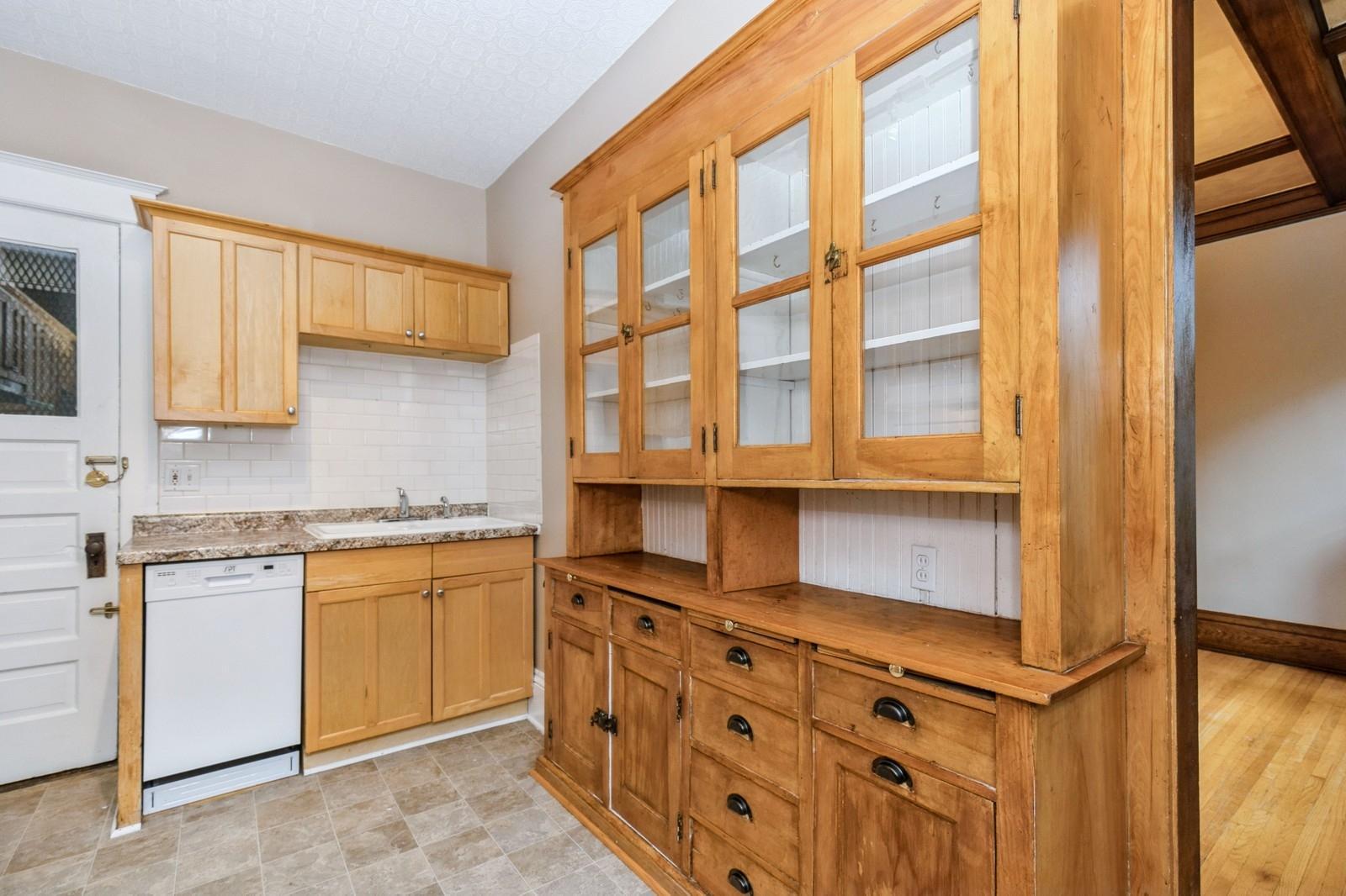 304 Marshall Avenue 5 Property Photo 11