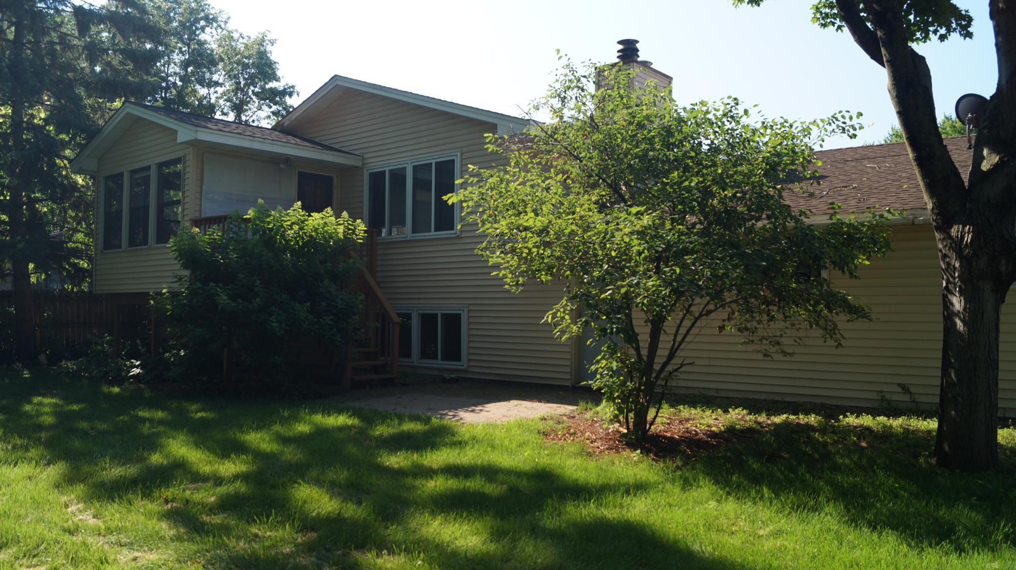736 Woodbine Lane