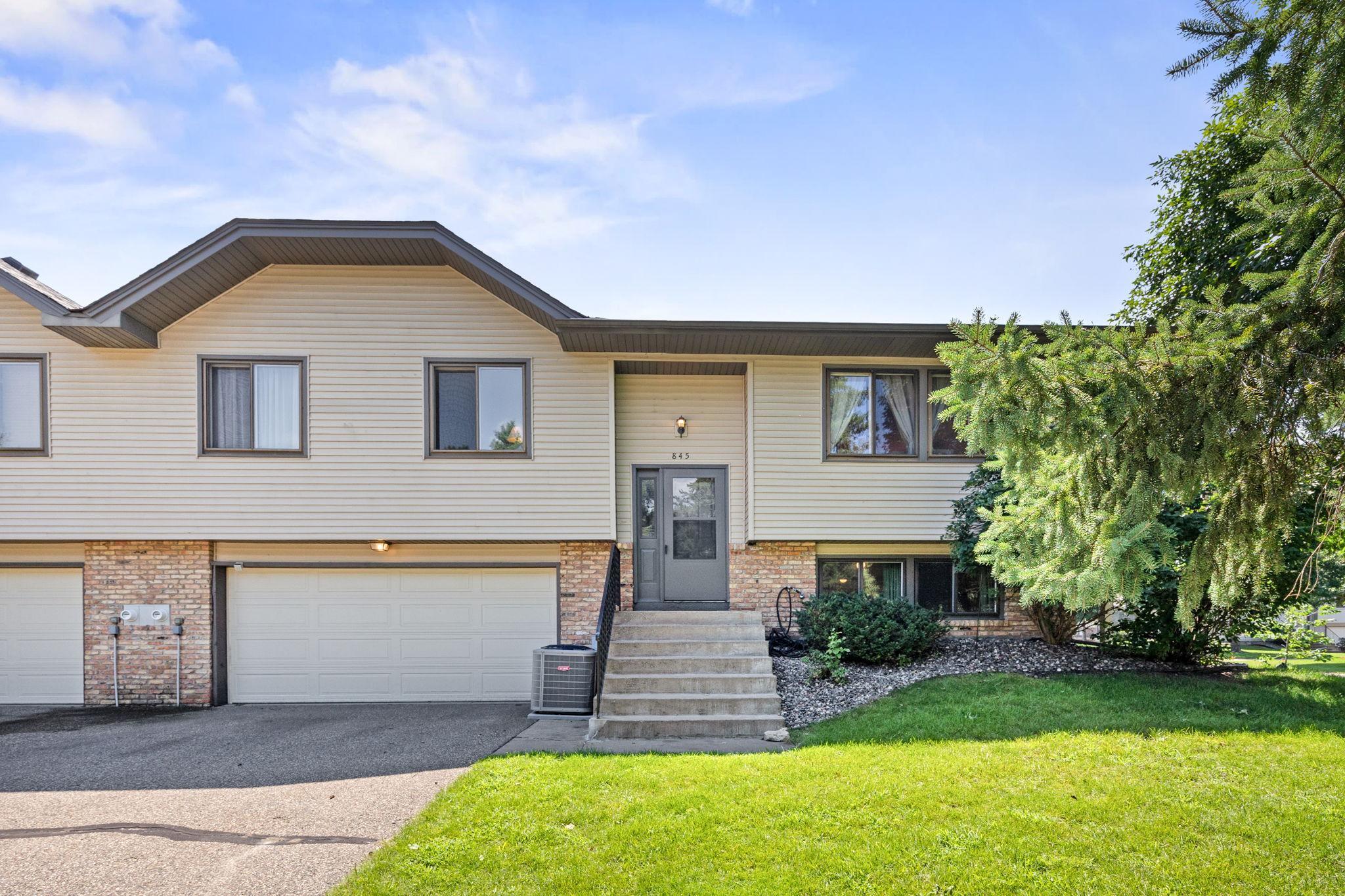 845 Sherwood Road Property Photo
