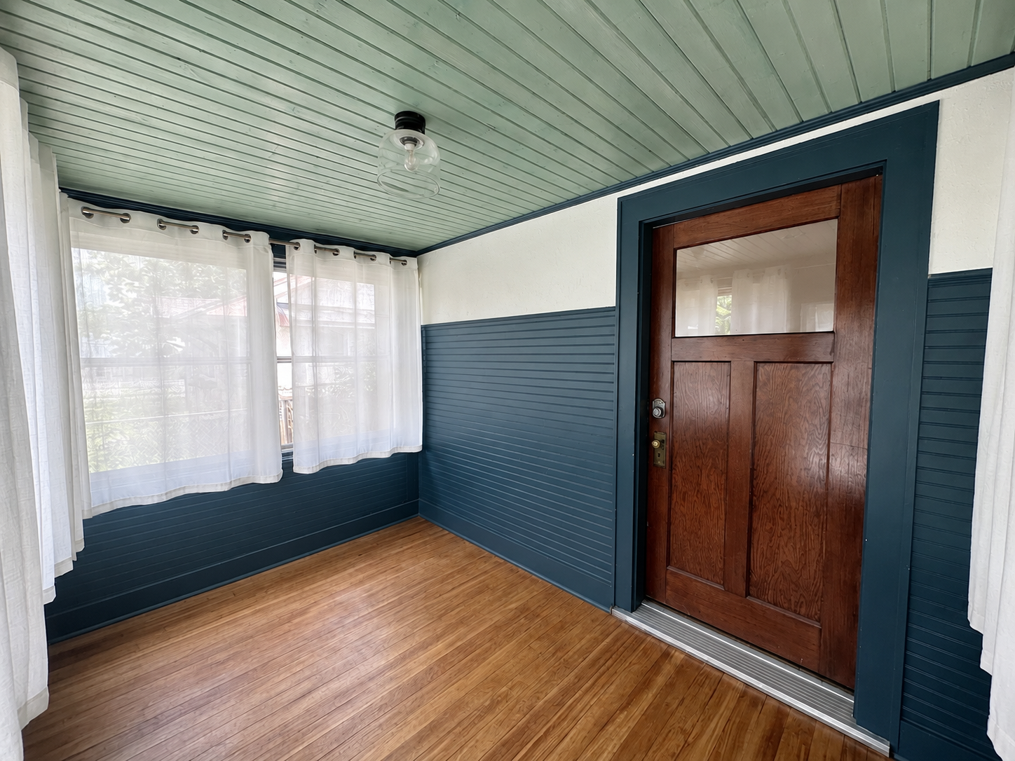 2419 E 38th Street Property Photo 3