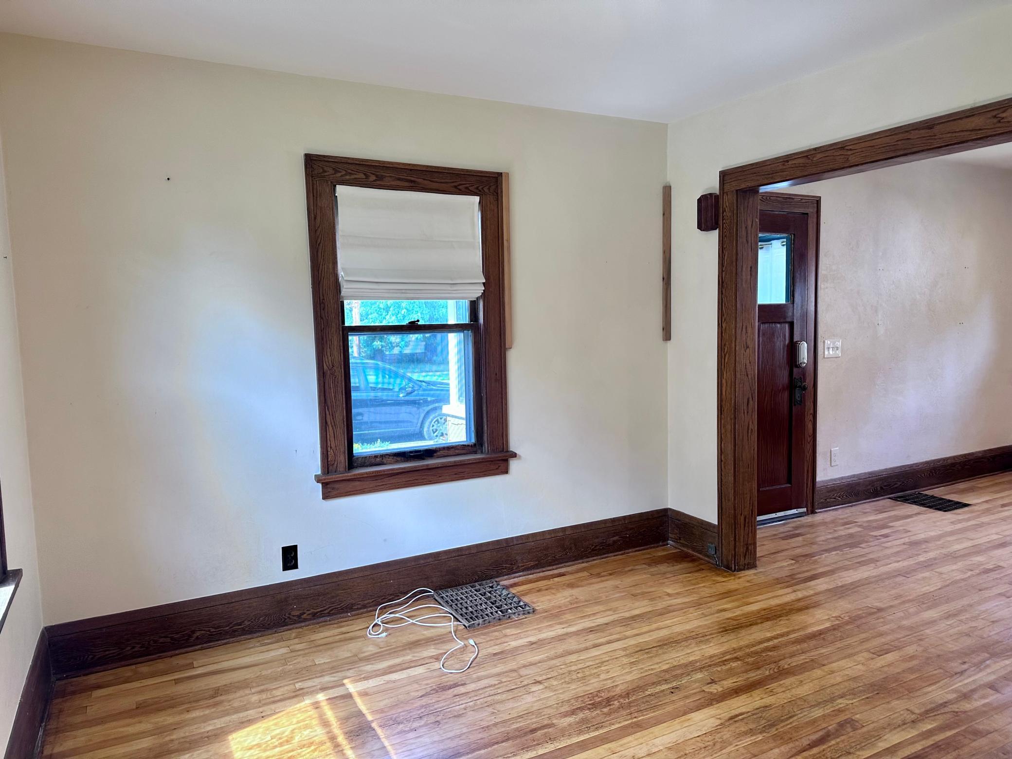 2419 E 38th Street Property Photo 9