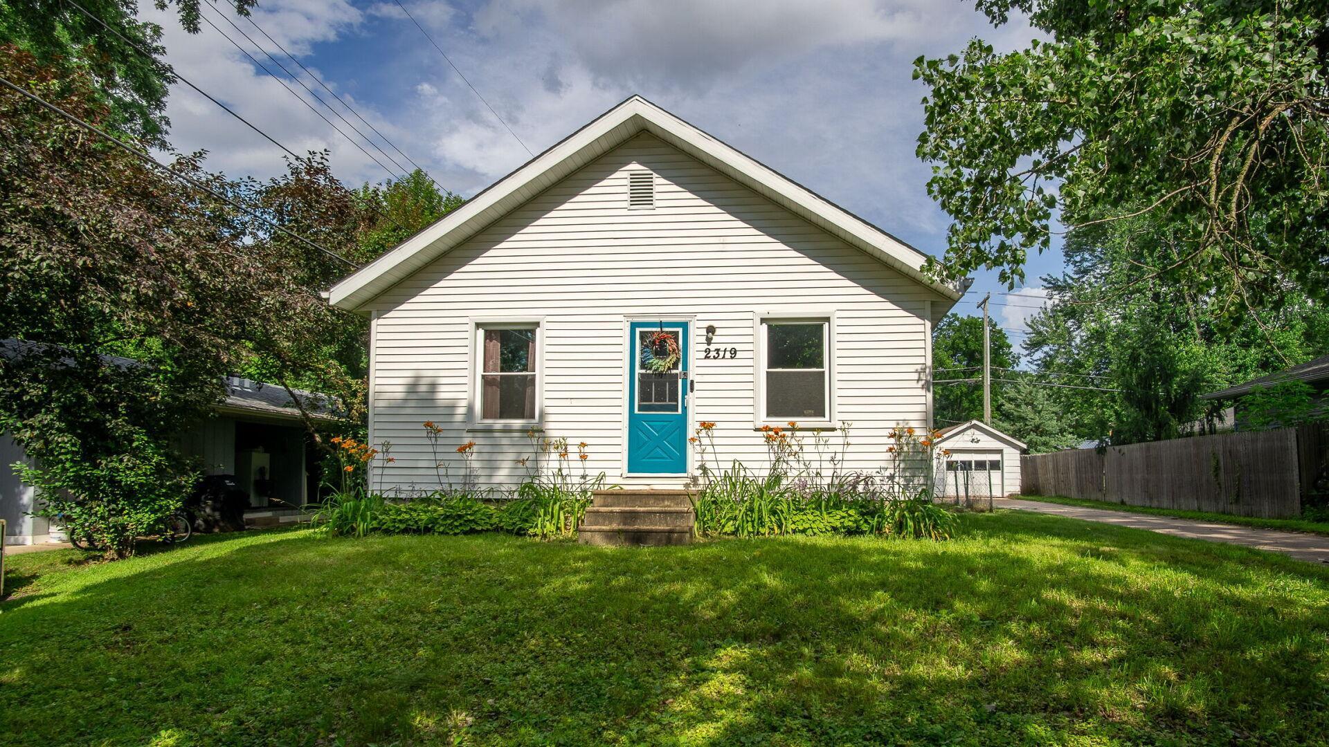 2319 9th Street Property Photo 1