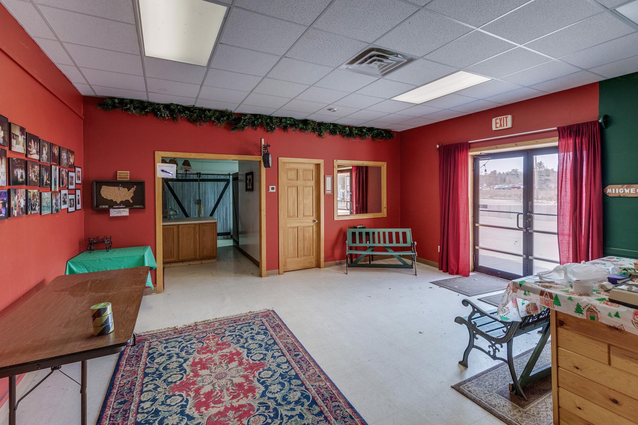 609 Minnesota Avenue W Property Photo 4