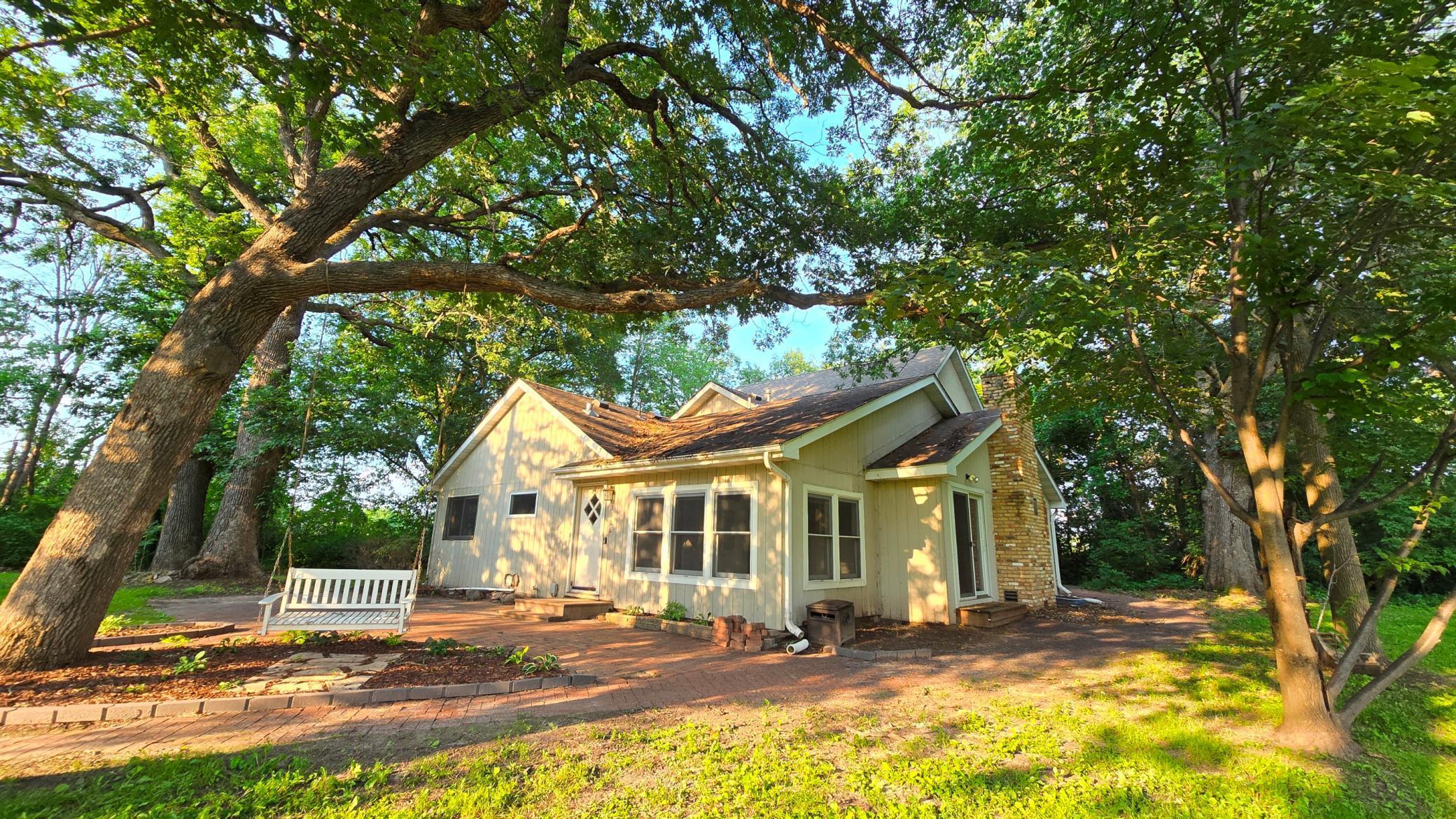 3356 Viking Boulevard Property Photo 1