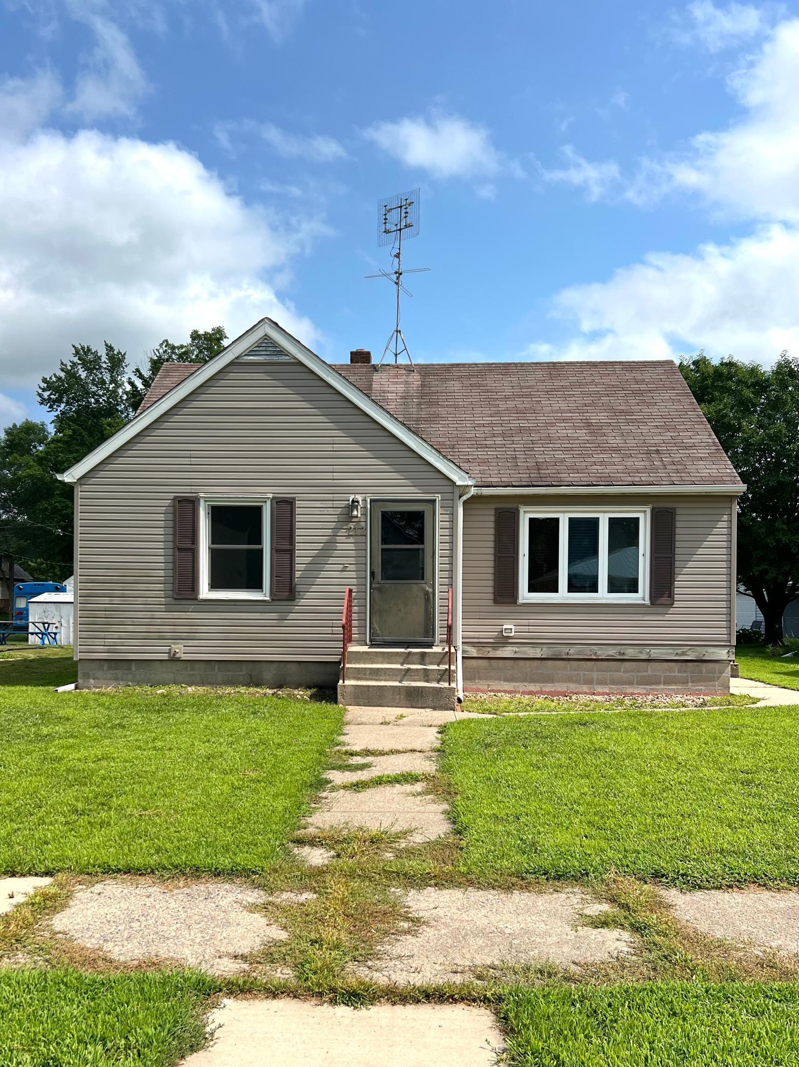 212 Cleveland Avenue Property Photo 1