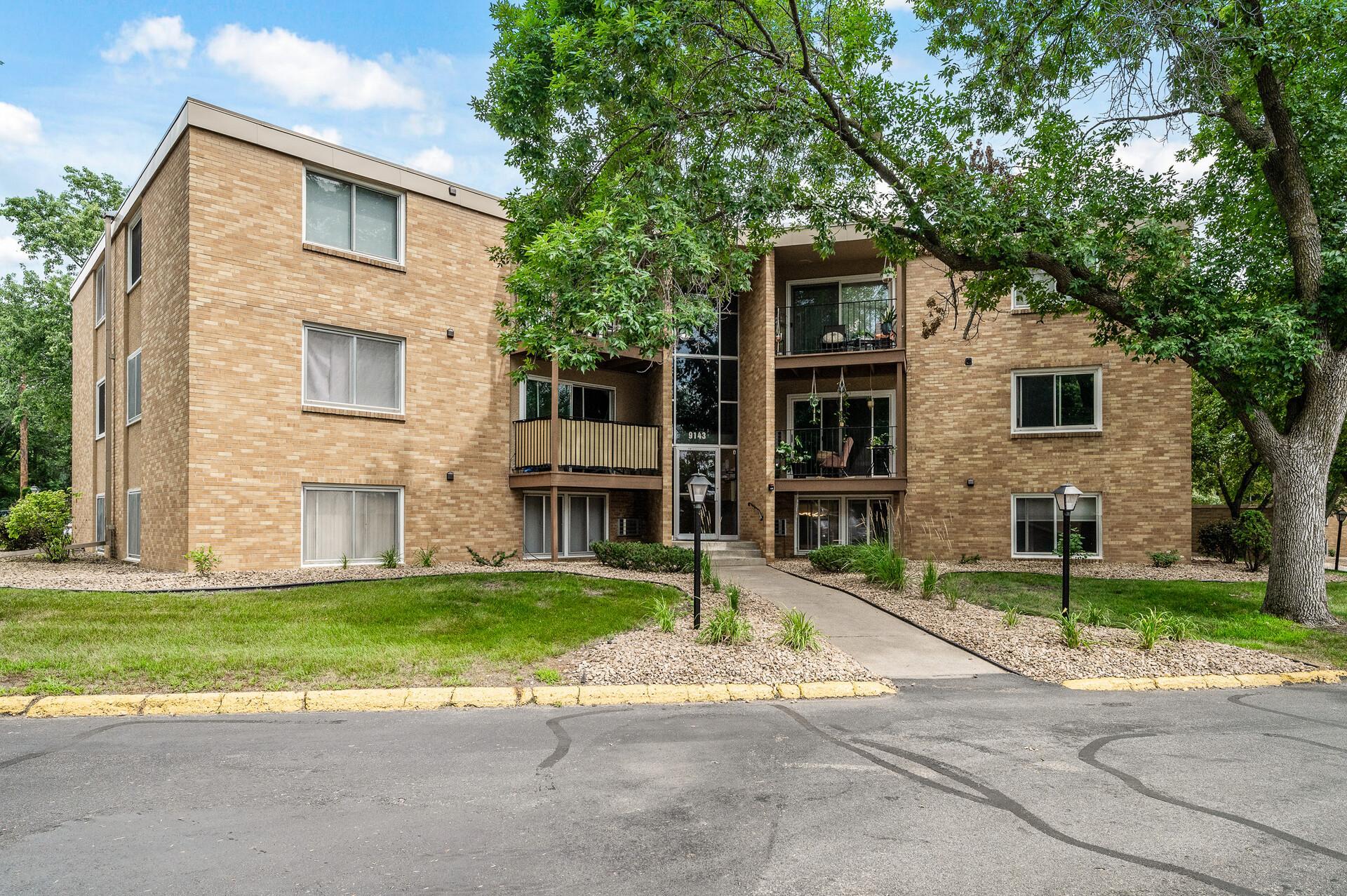 9143 Highway 55 301 Property Photo 1