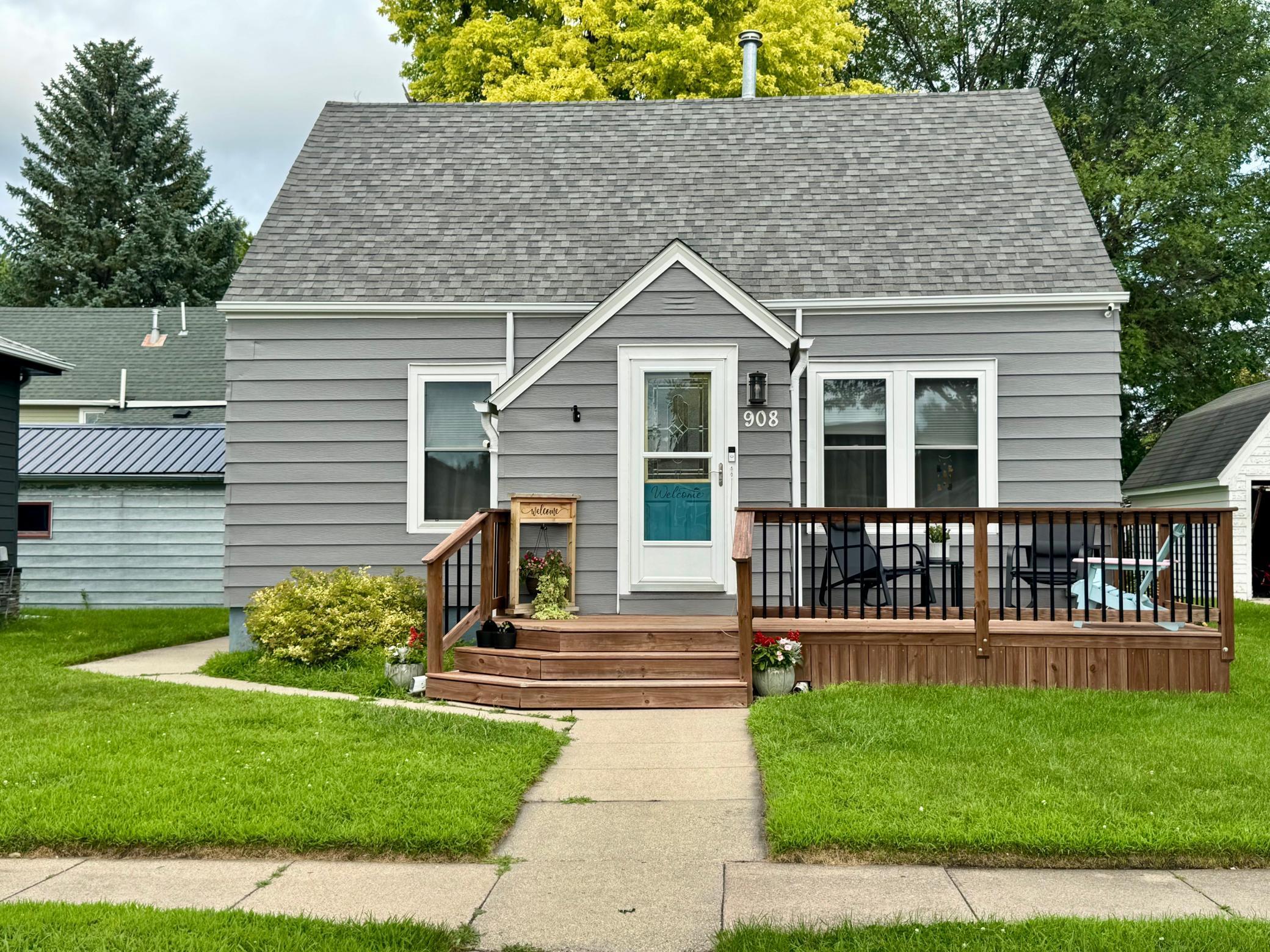 908 Smith Avenue Property Photo 1