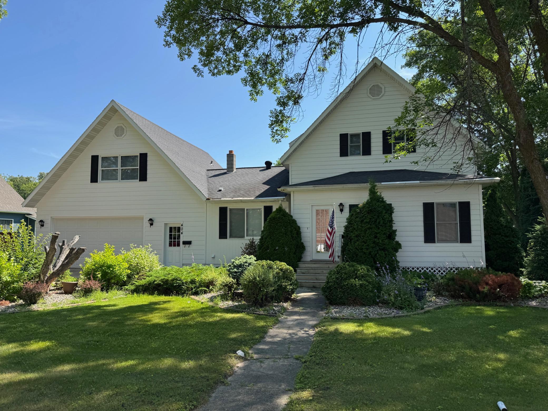 404 Main Avenue Property Photo 1