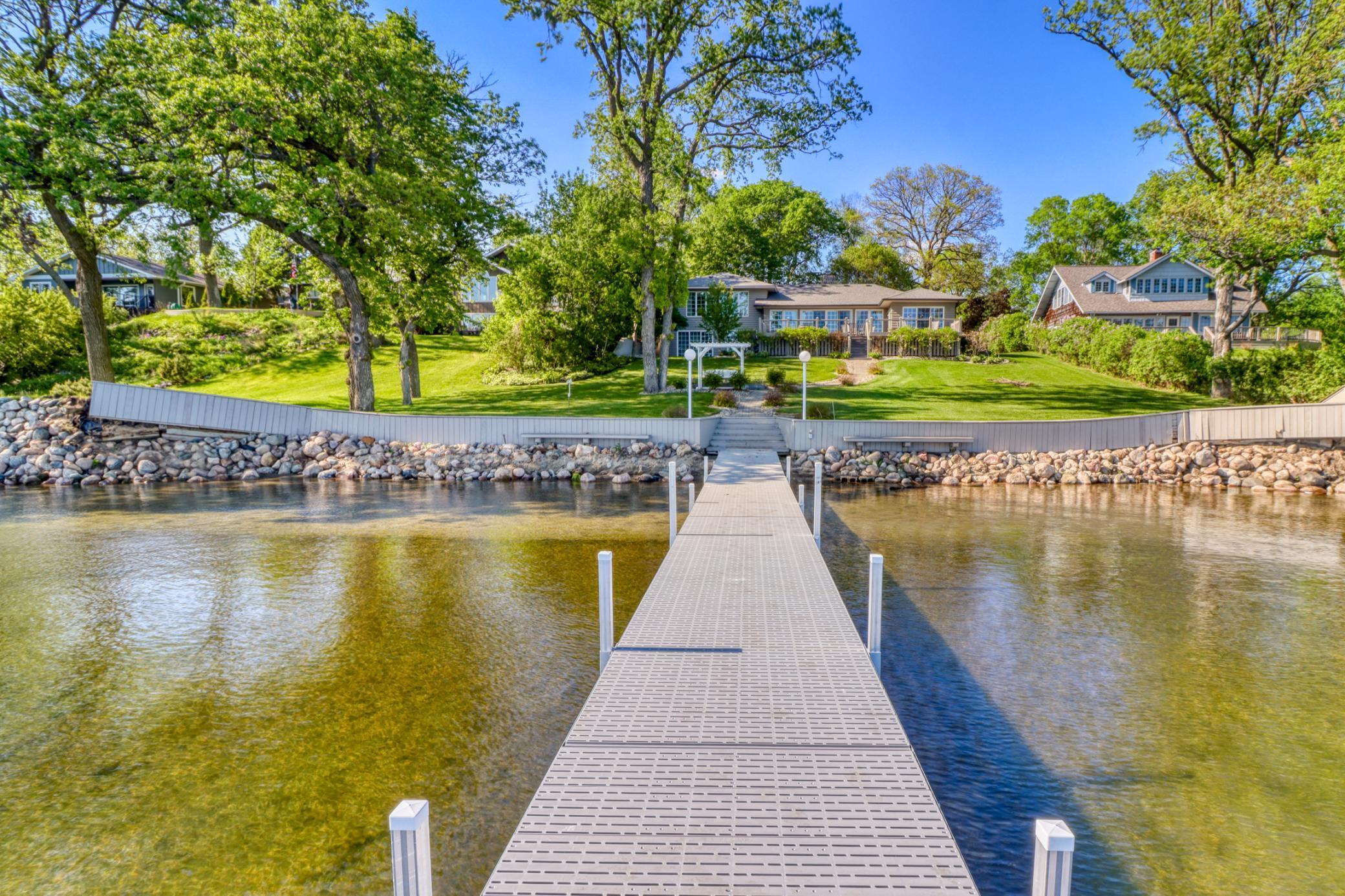 919 N Shore Drive Property Photo 1