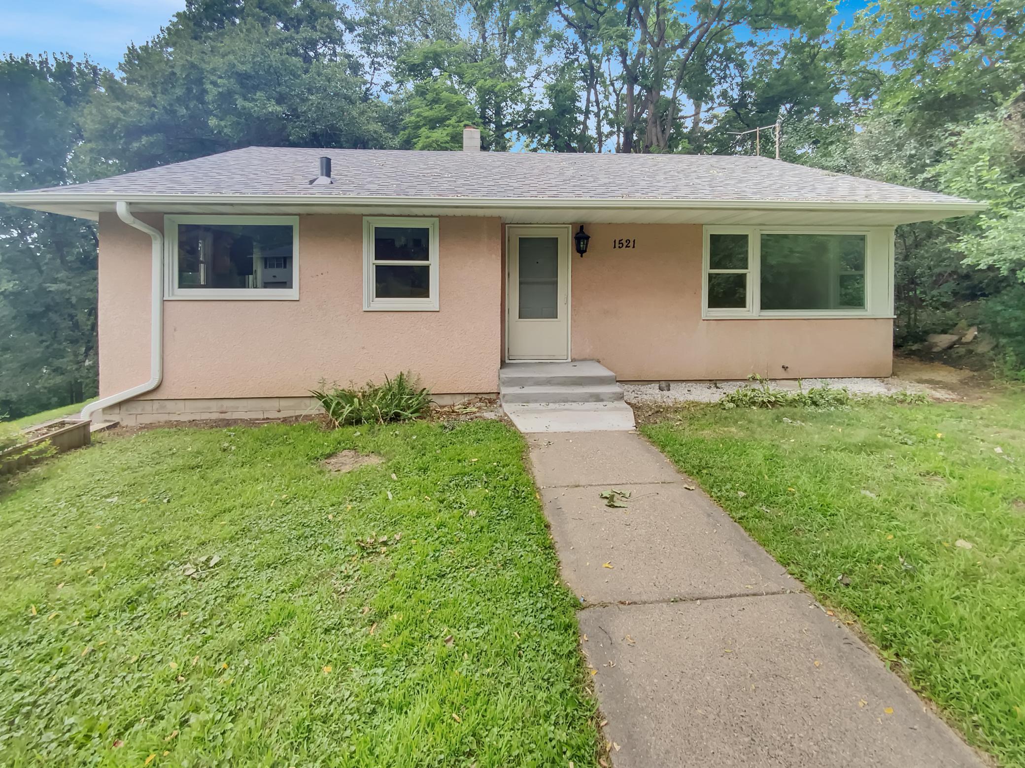 1521 Ames Avenue Property Photo