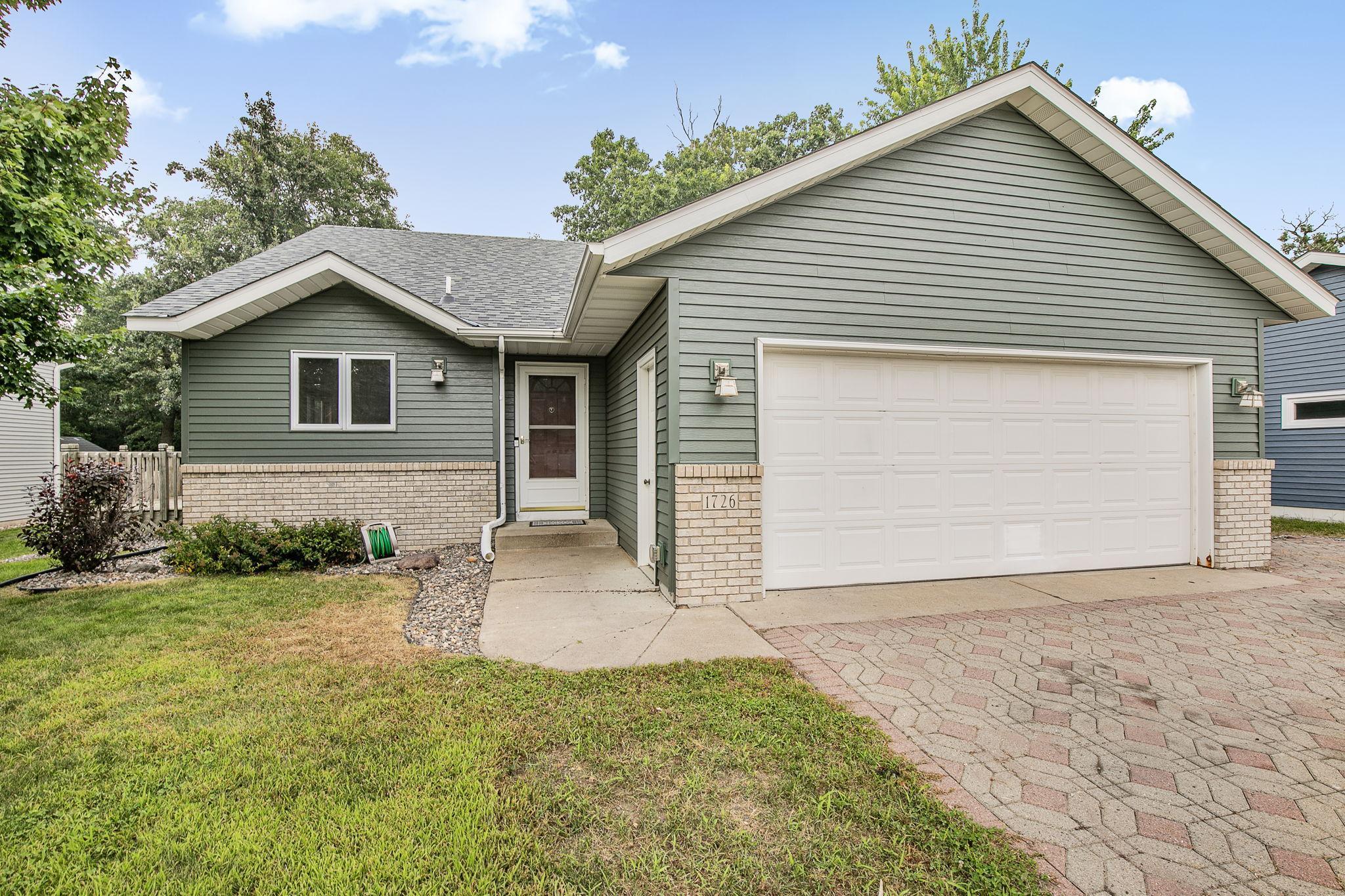 1726 Summit Avenue Property Photo 1