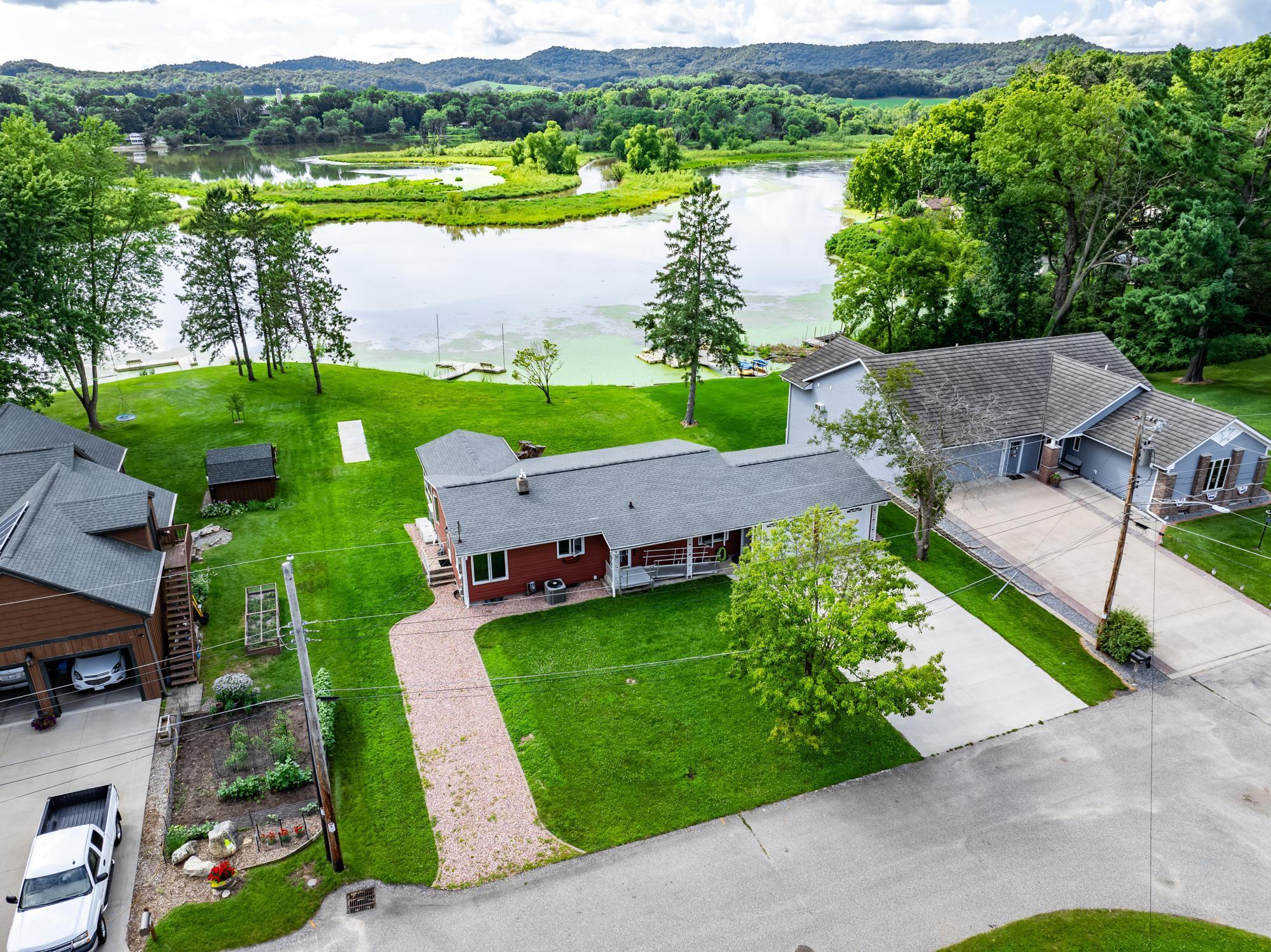17249 Lake Court Property Photo 1