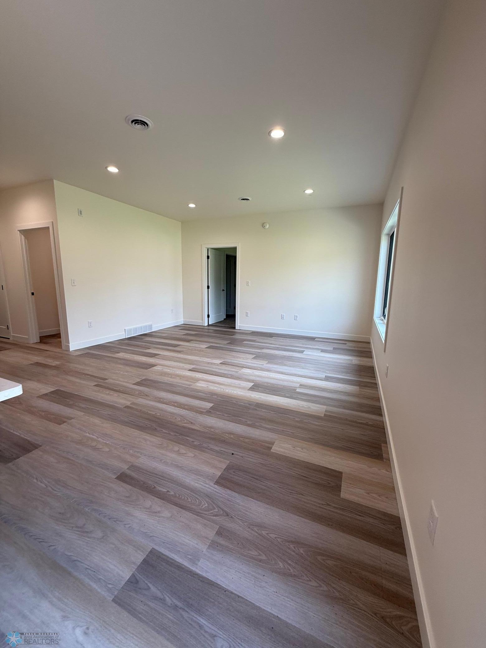 436 4th Street Property Photo 8