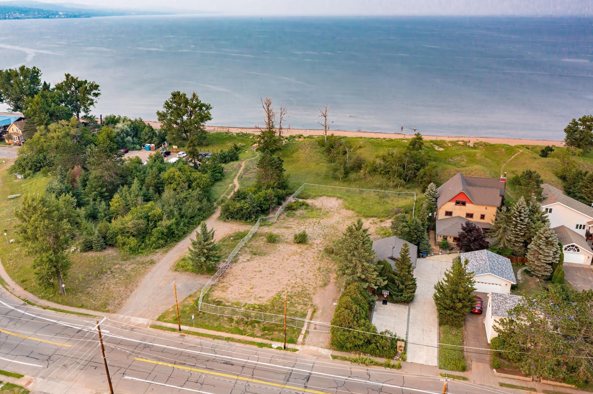 1301 S Lake Avenue Property Photo 1