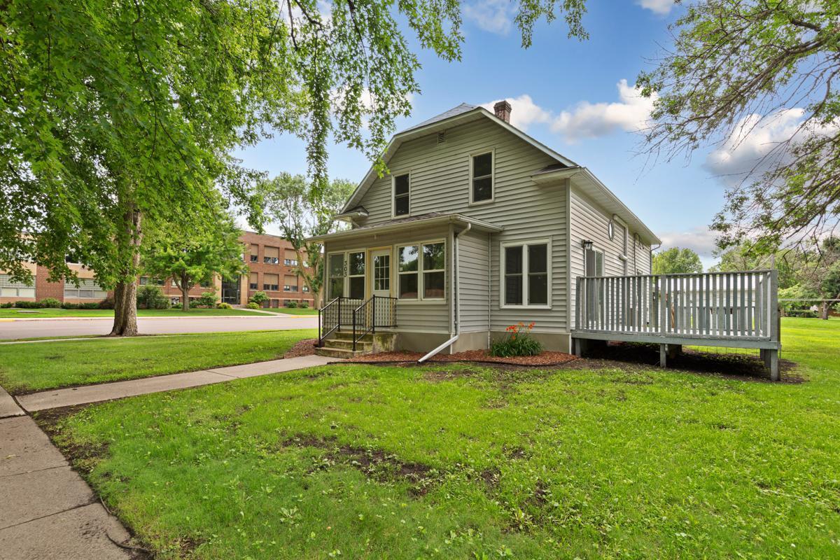303 4th Street Property Photo 1