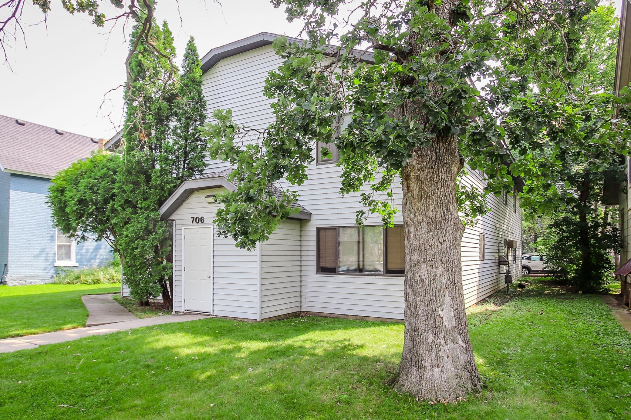 706 6th Avenue Property Photo 1