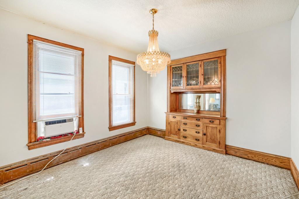 3304 Grand Avenue S Property Photo 8
