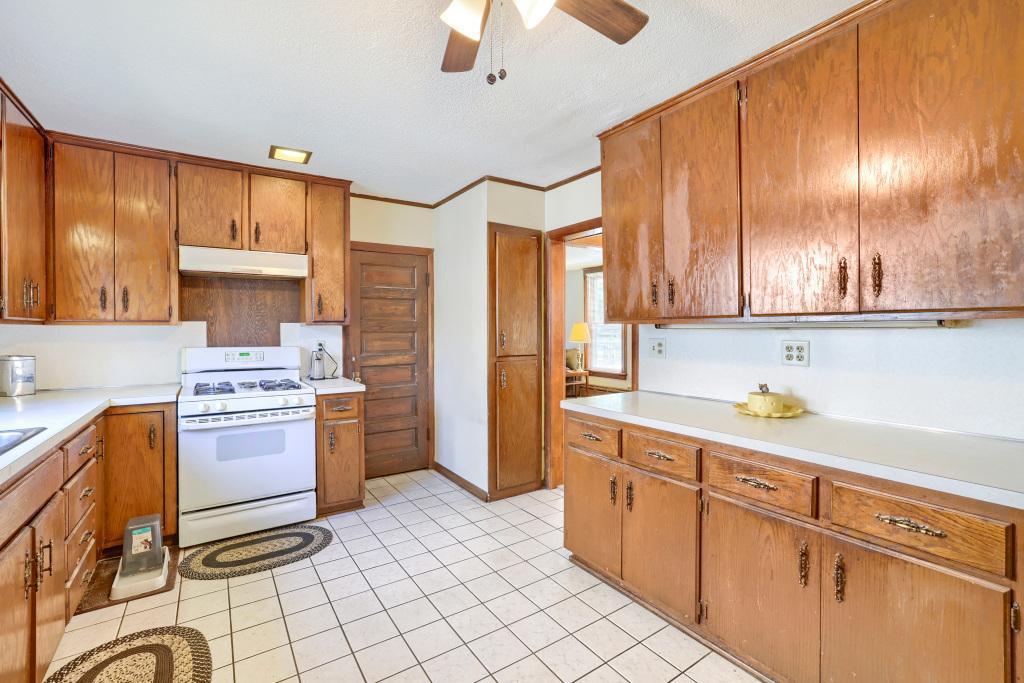 3304 Grand Avenue S Property Photo 11