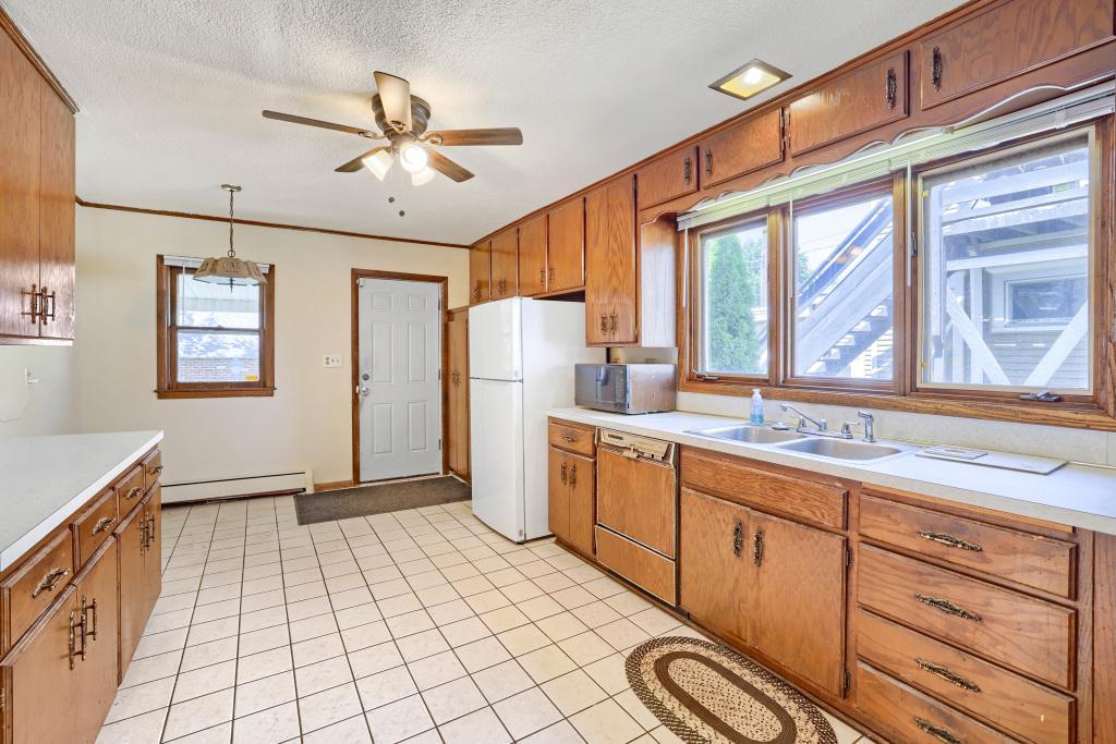 3304 Grand Avenue S Property Photo 12