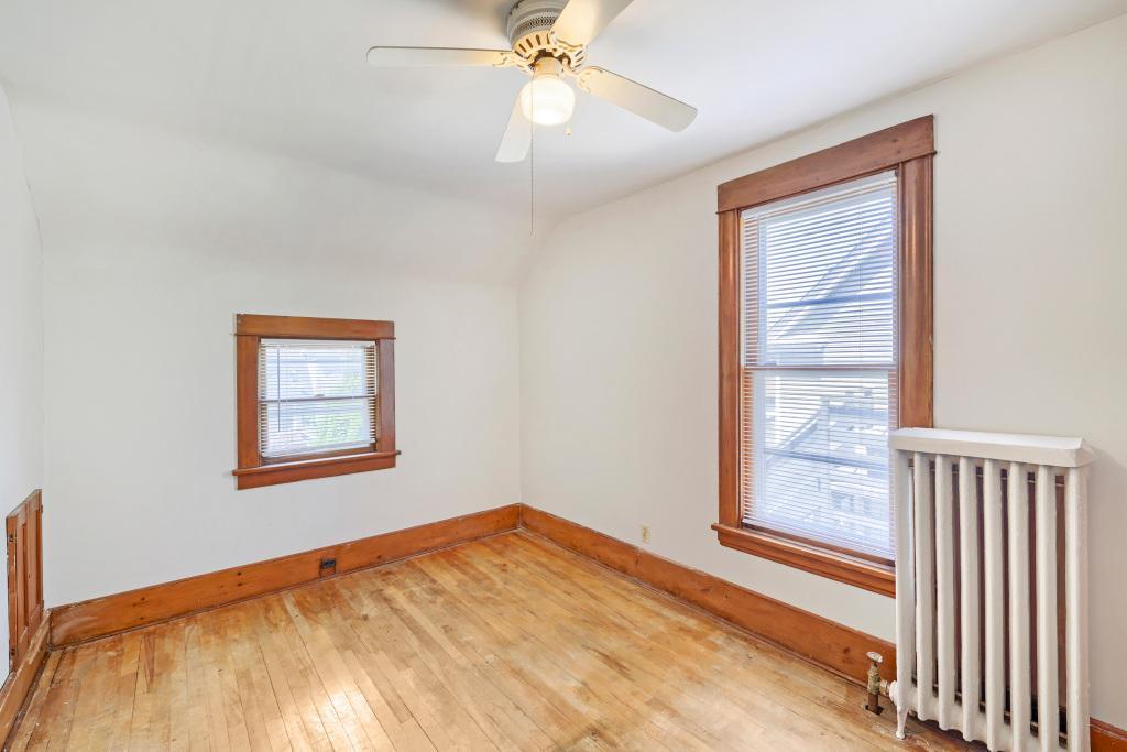 3304 Grand Avenue S Property Photo 16