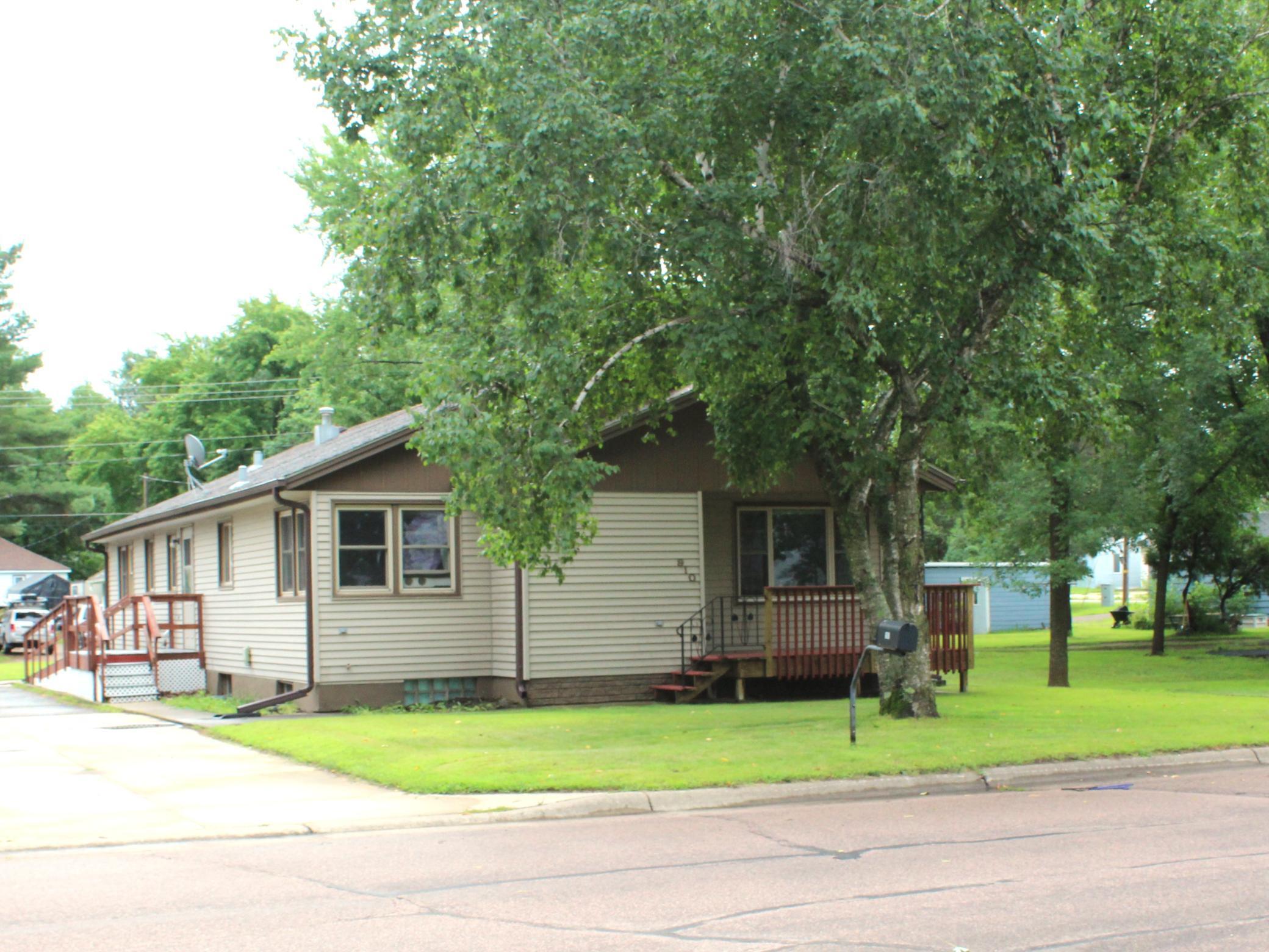910 6th Street Property Photo 1