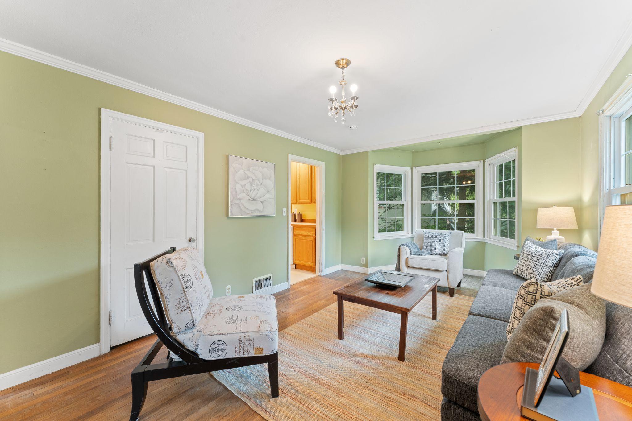 1010 Summit Avenue Property Photo