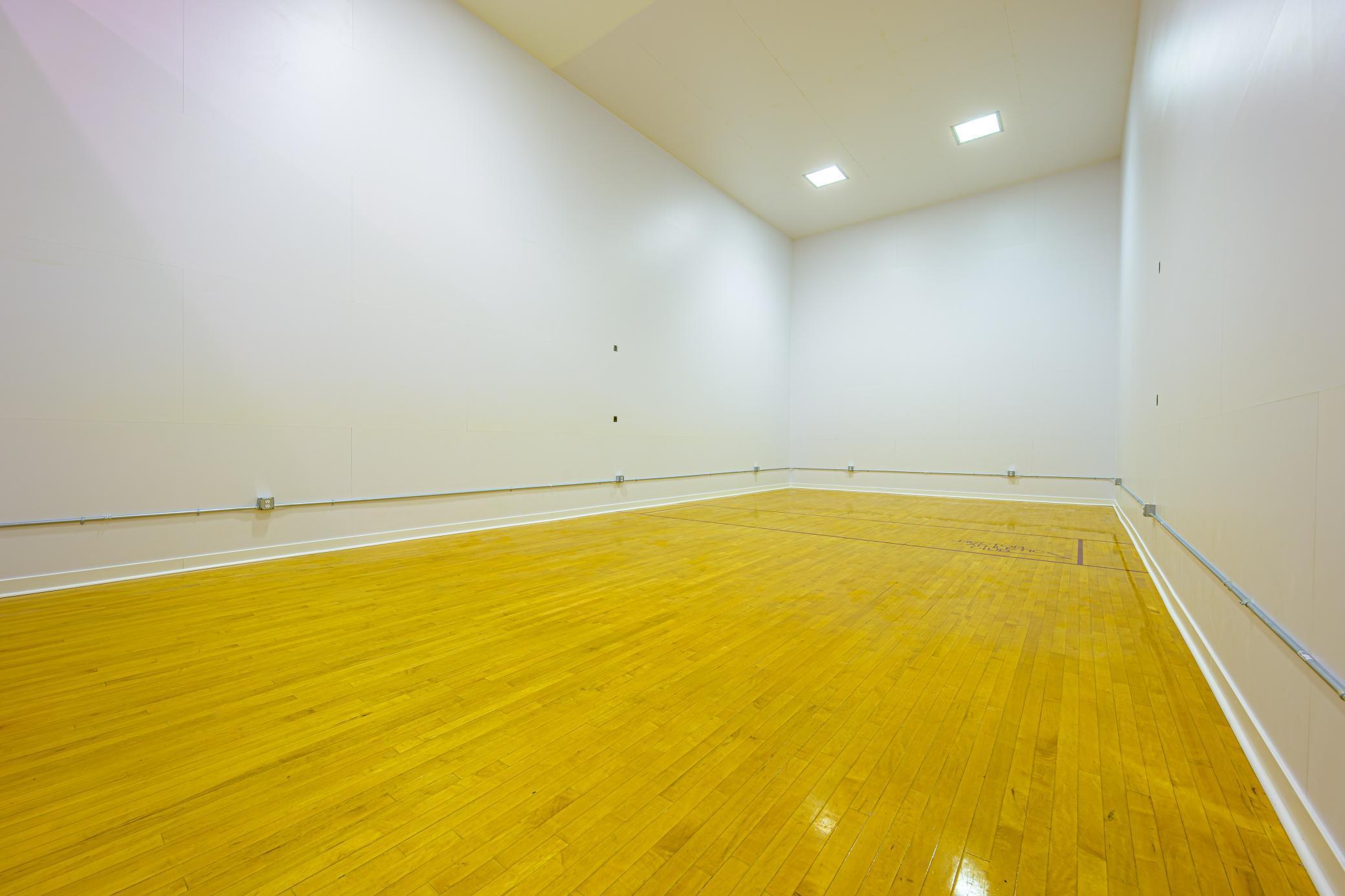 541 8th Street E Property Photo 10