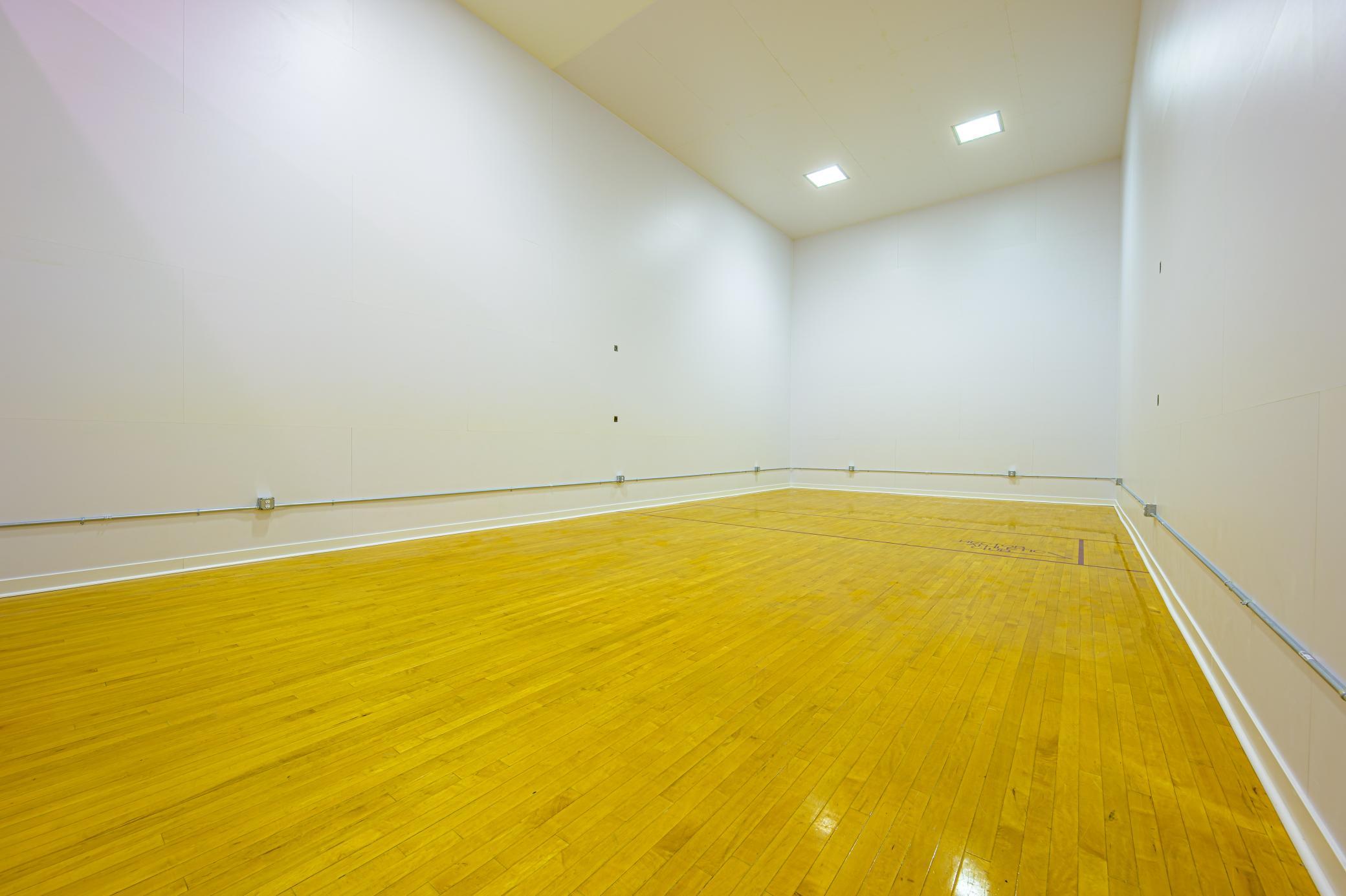 541 8th Street E Property Photo 10
