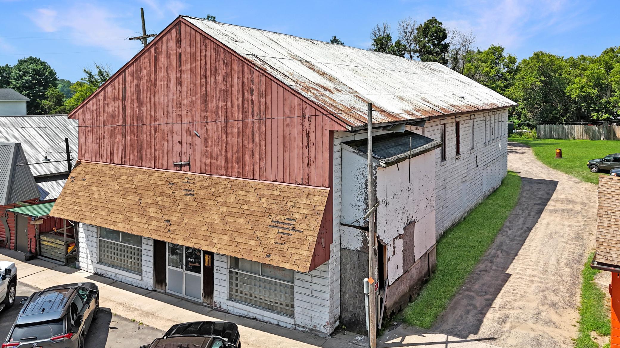 2487 240th Street Property Photo 1