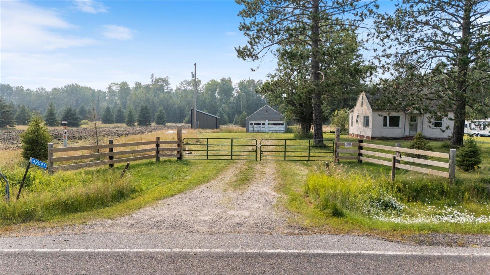 42091 State Highway 65 Property Photo 1