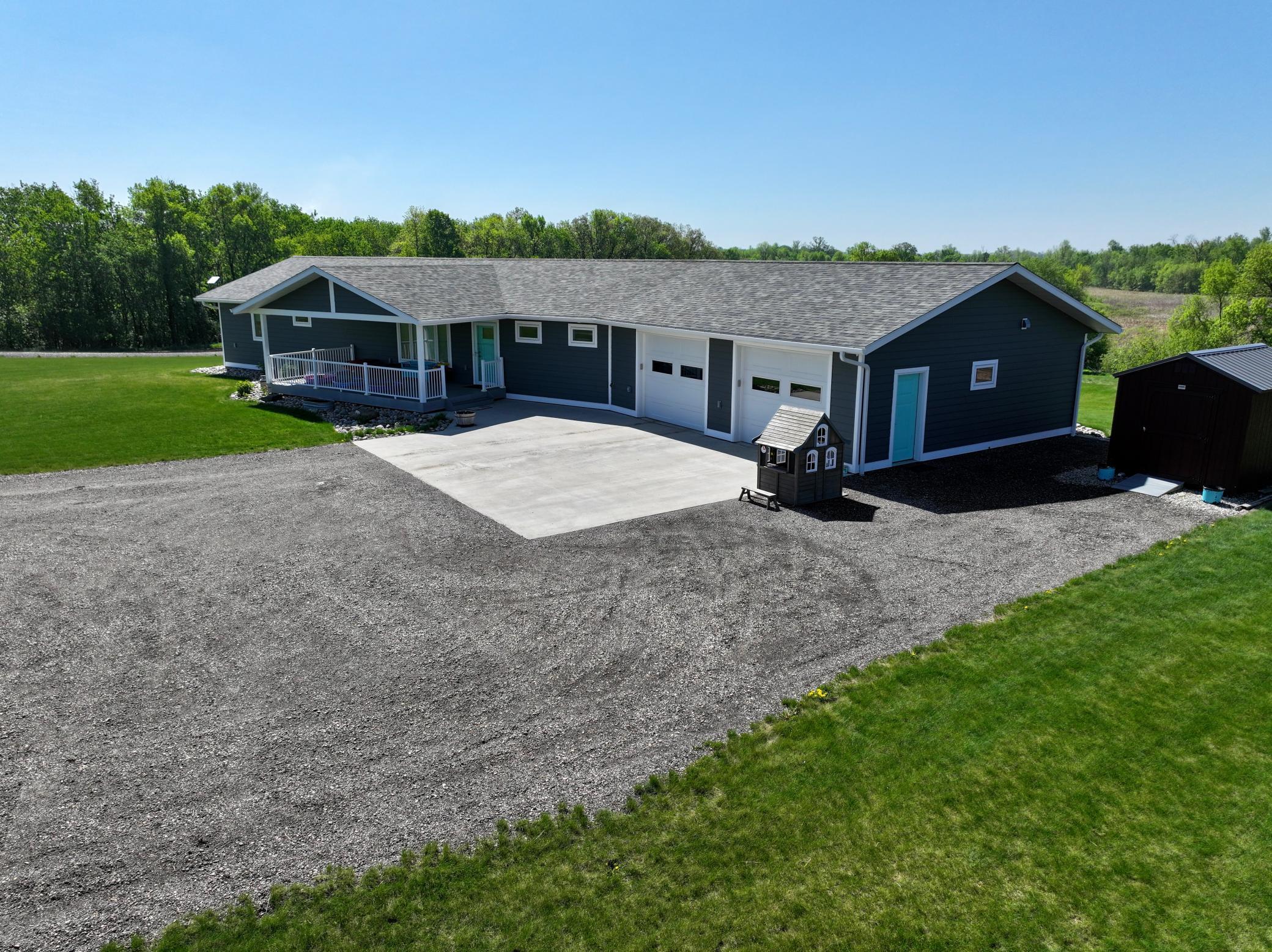 27196 County Highway 21 Property Photo 1