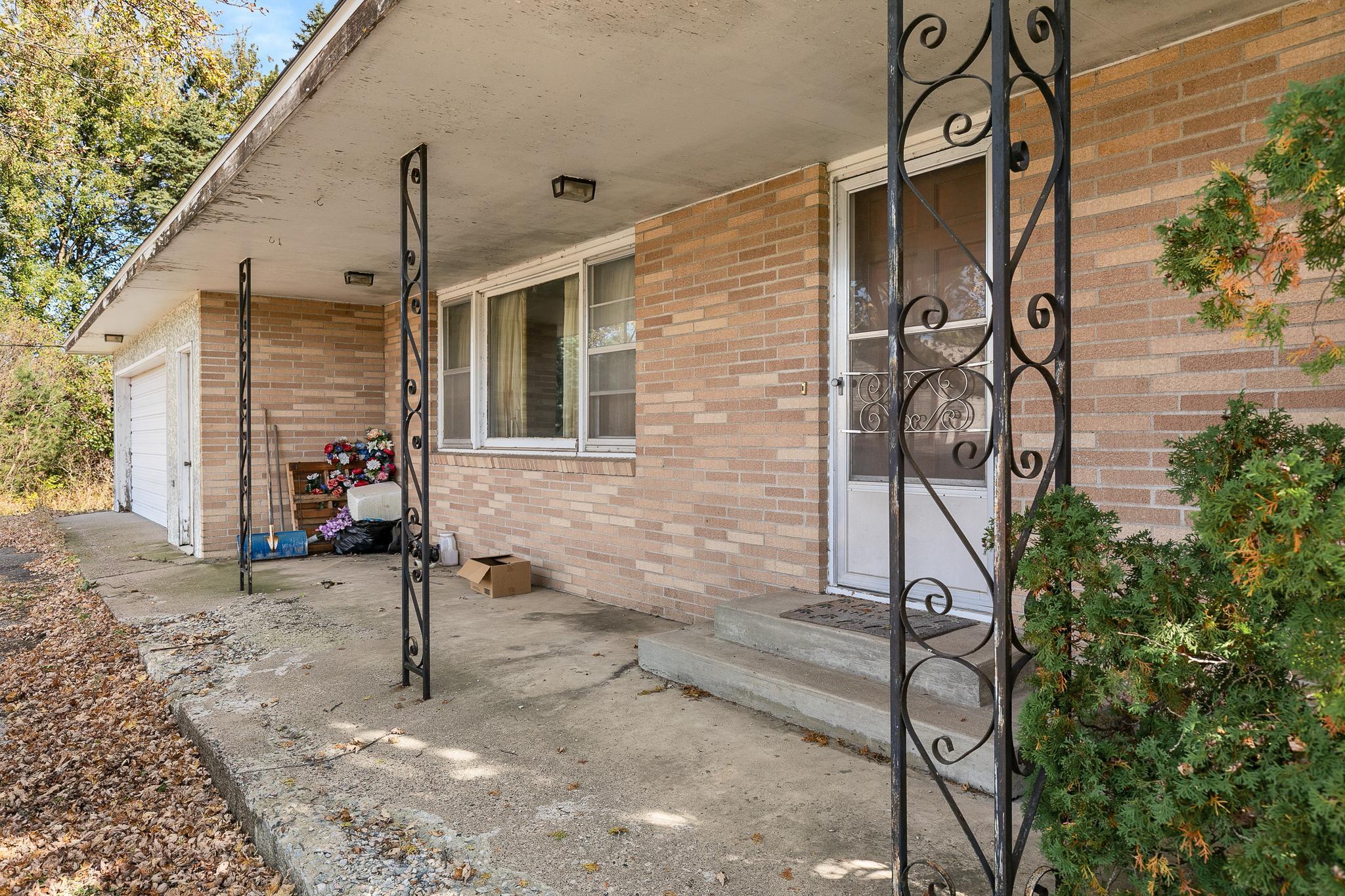 15592 Highway 27 Property Photo 1