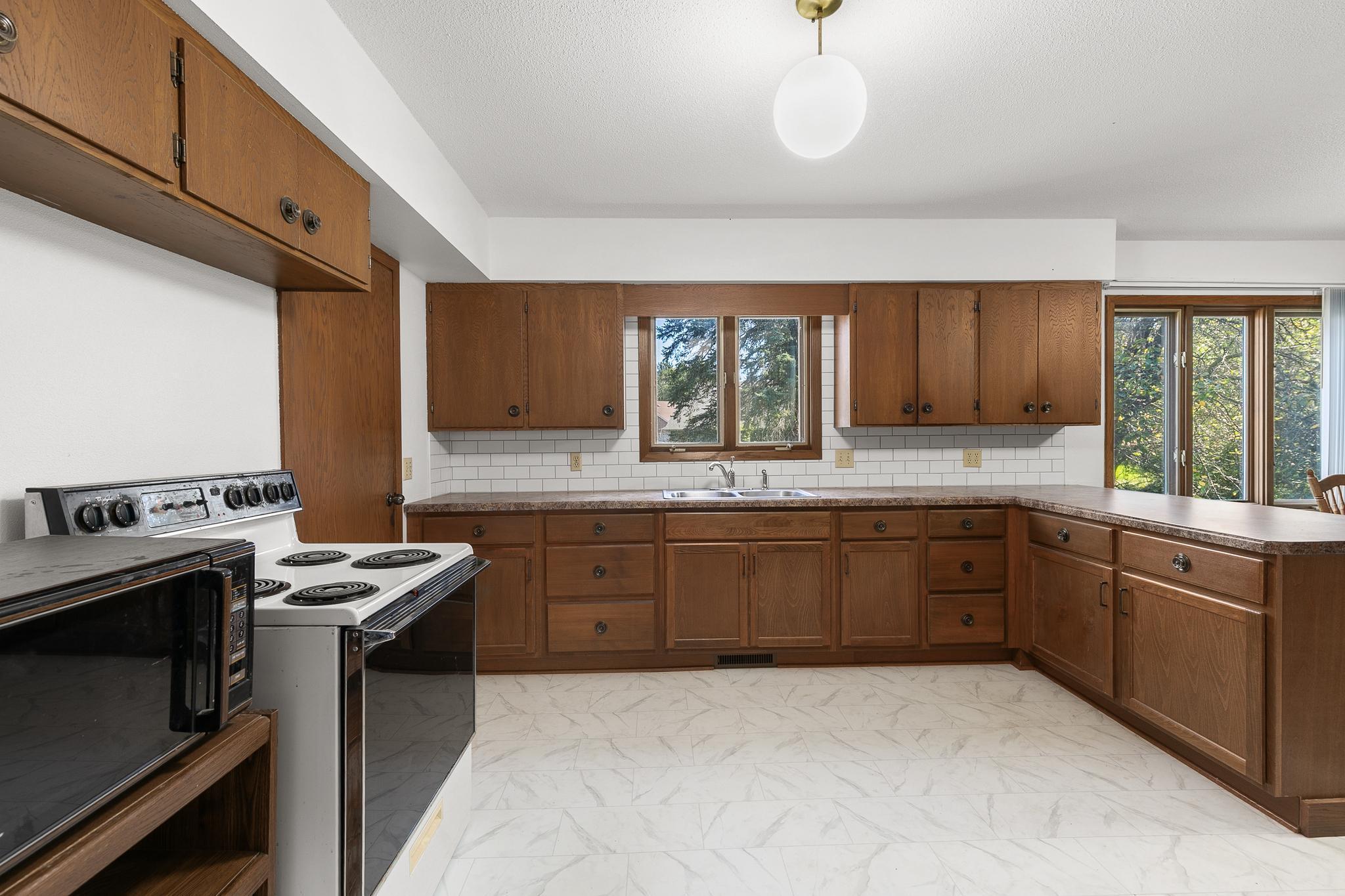 15592 Highway 27 Property Photo 6