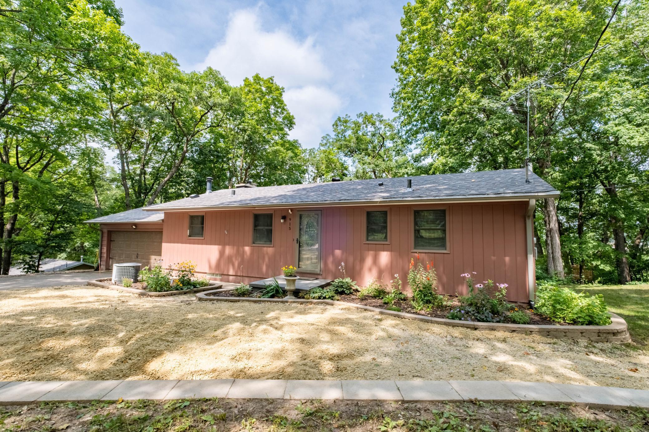 915 1st Street Property Photo 1