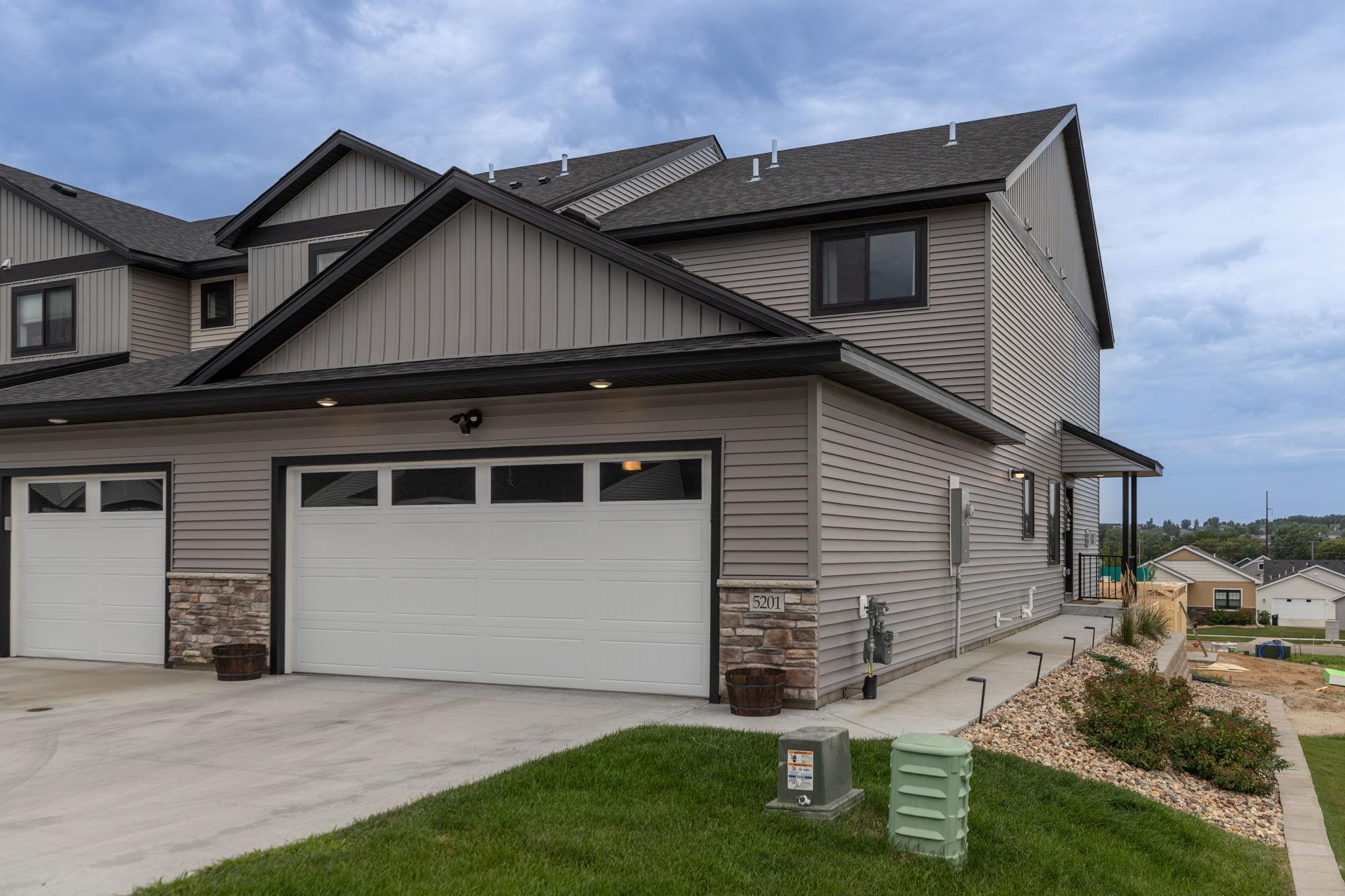 5201 Harvest Square Place Property Photo 1
