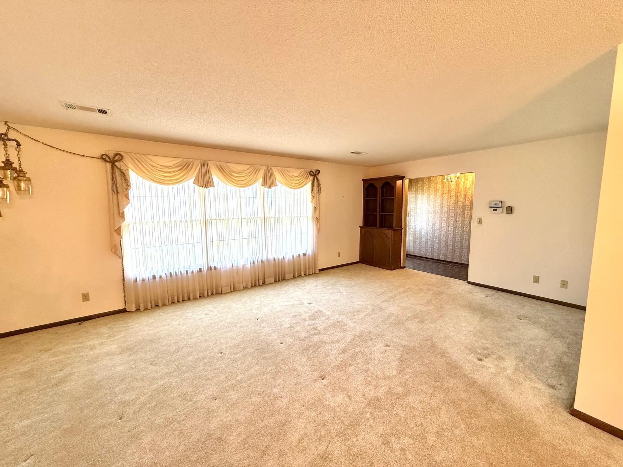 301 Birch Street Property Photo 15