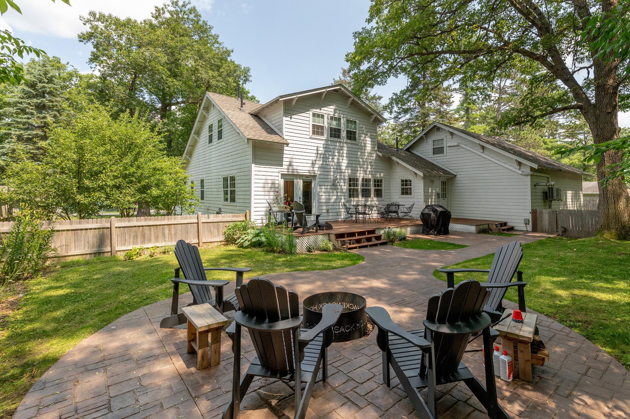 209 Park Avenue W Property Photo 3